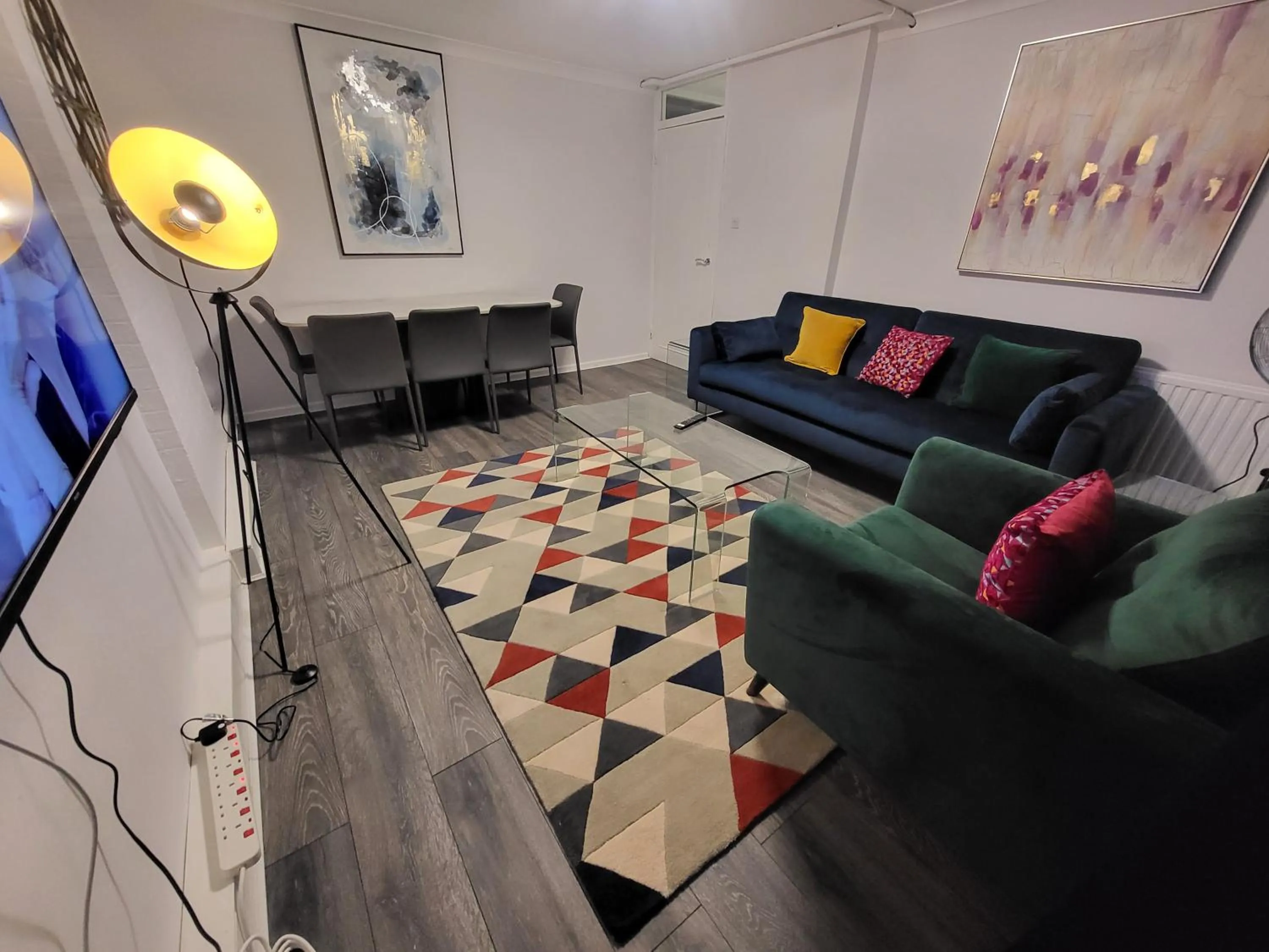 Living room in London Central Modern Apartment Charlton