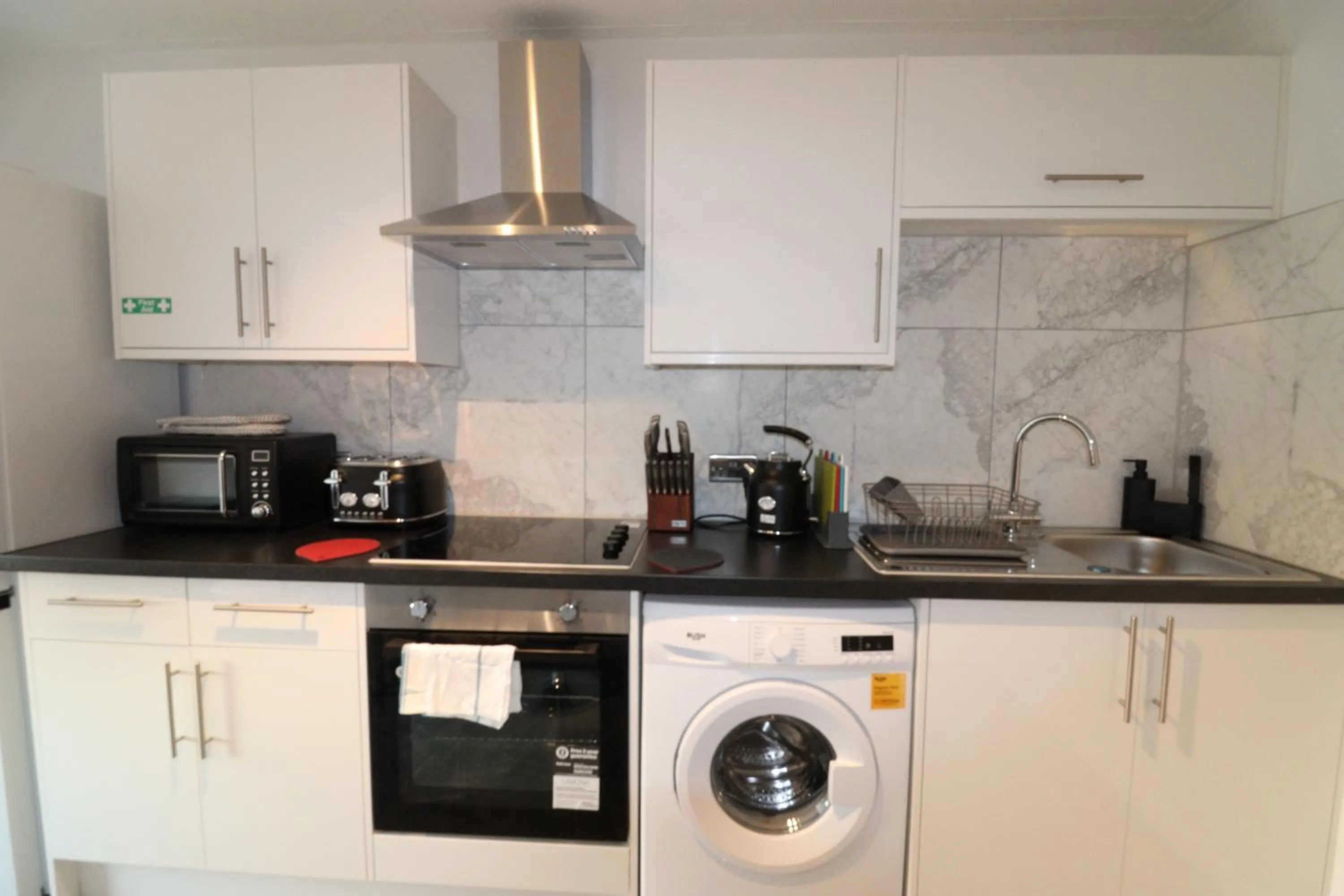 Kitchen or kitchenette in London Central Modern Apartment Charlton