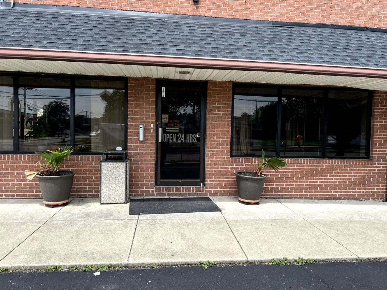 Property building in Budget Plaza Motel