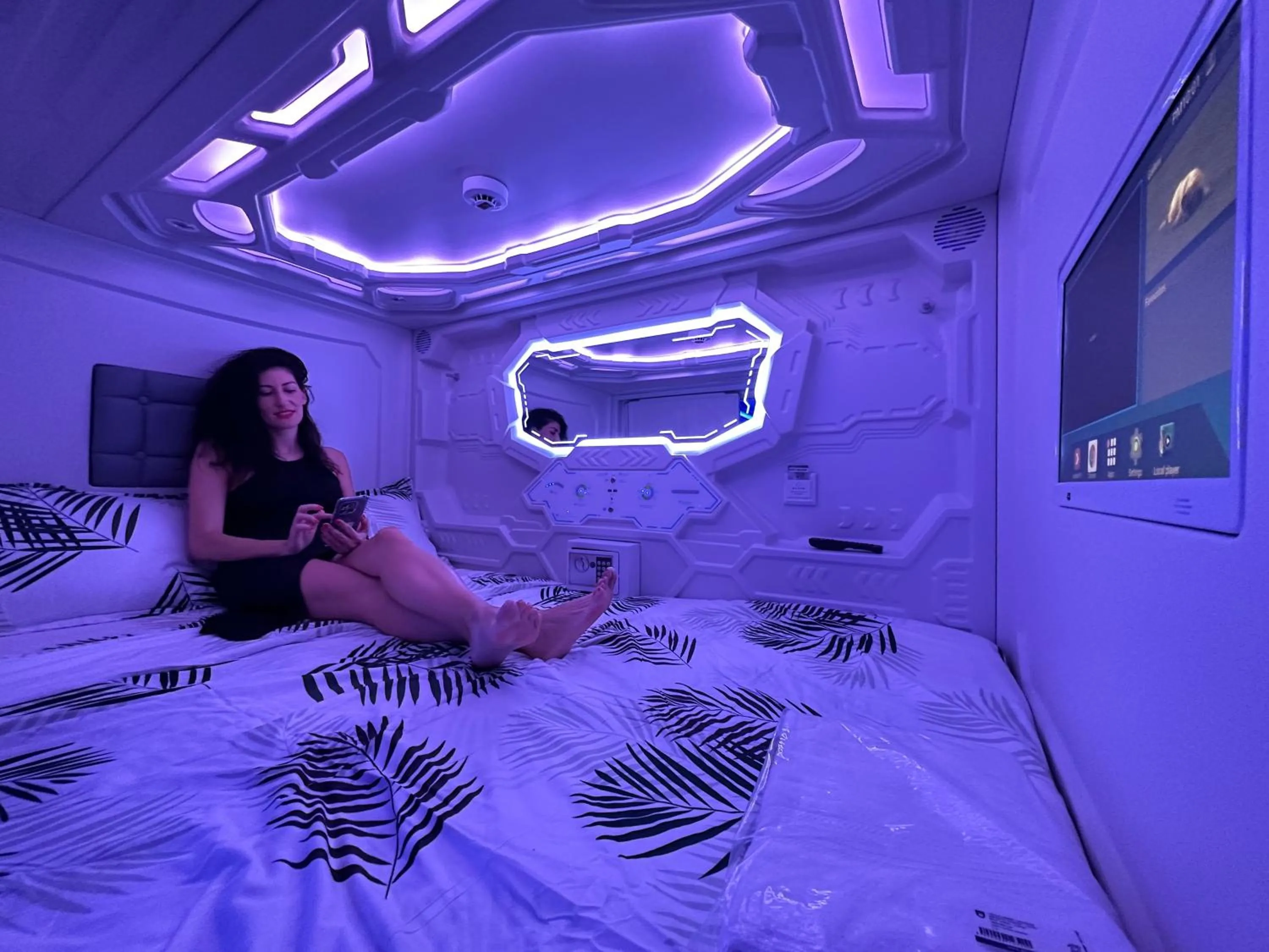 GOOD VIBES ONLY Capsule Hostel Malaga