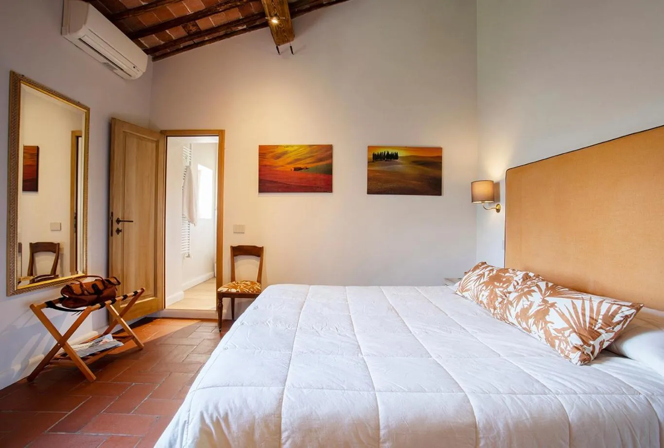 Photo of the whole room, Bed in La Corte del Chianti Classico