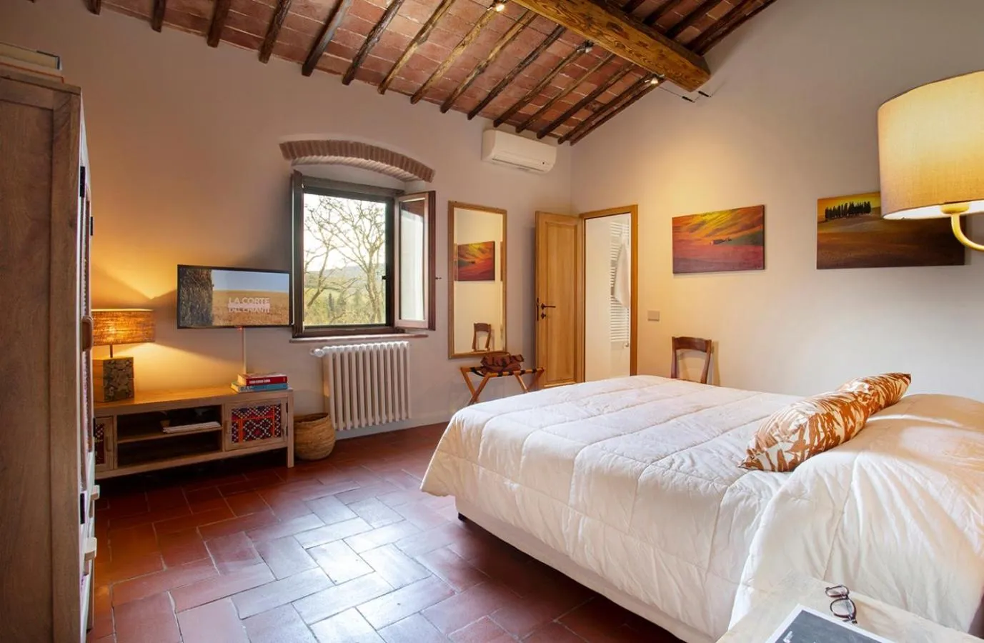 Photo of the whole room, Bed in La Corte del Chianti Classico