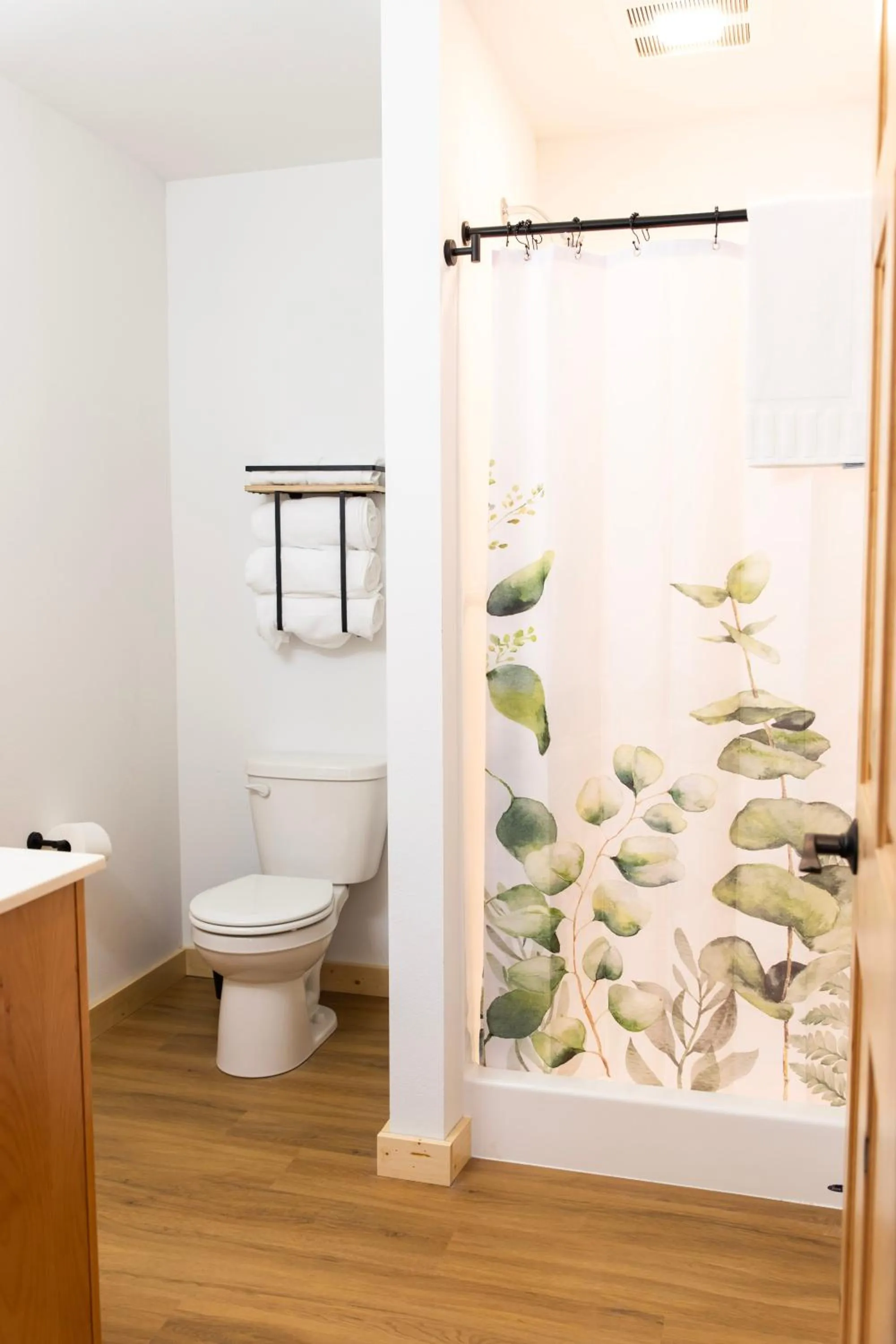 Bathroom in Bluffside Gardens