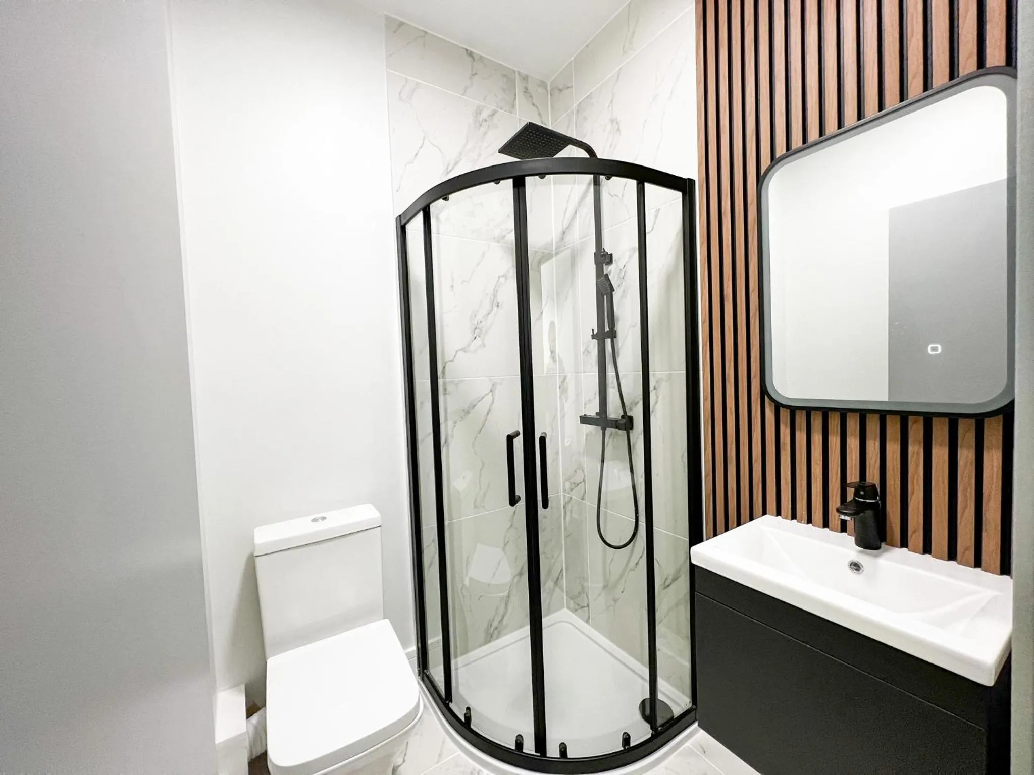 Shower in Argo Hotel - Kings Cross