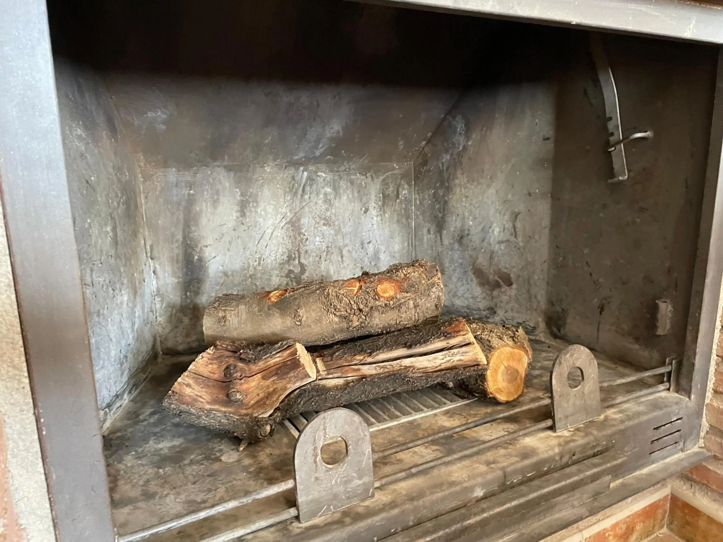 flat iron in Cuevas El Atochal Orígenes