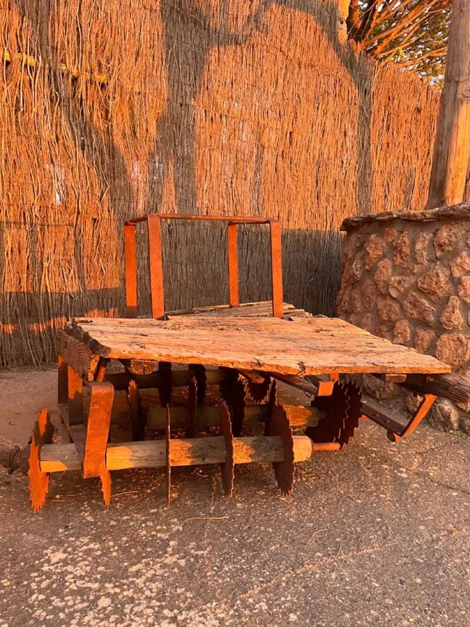 Decorative detail in Cuevas El Atochal Orígenes