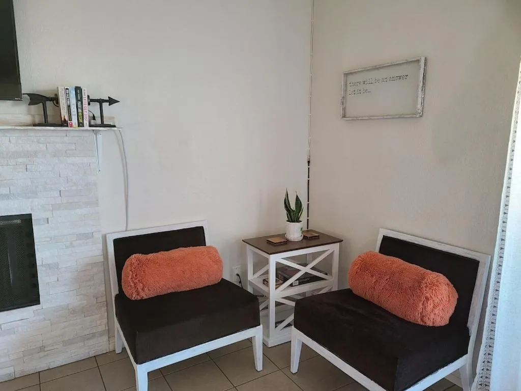 2bed 1 bath condo near Nellis afb & the strip
