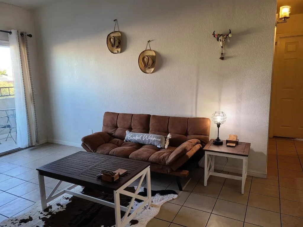 2bed 1 bath condo near Nellis afb & the strip