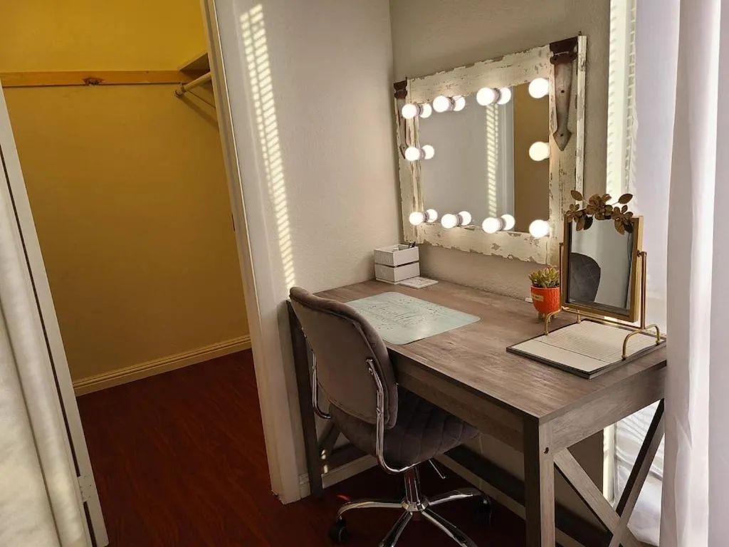 2bed 1 bath condo near Nellis afb & the strip