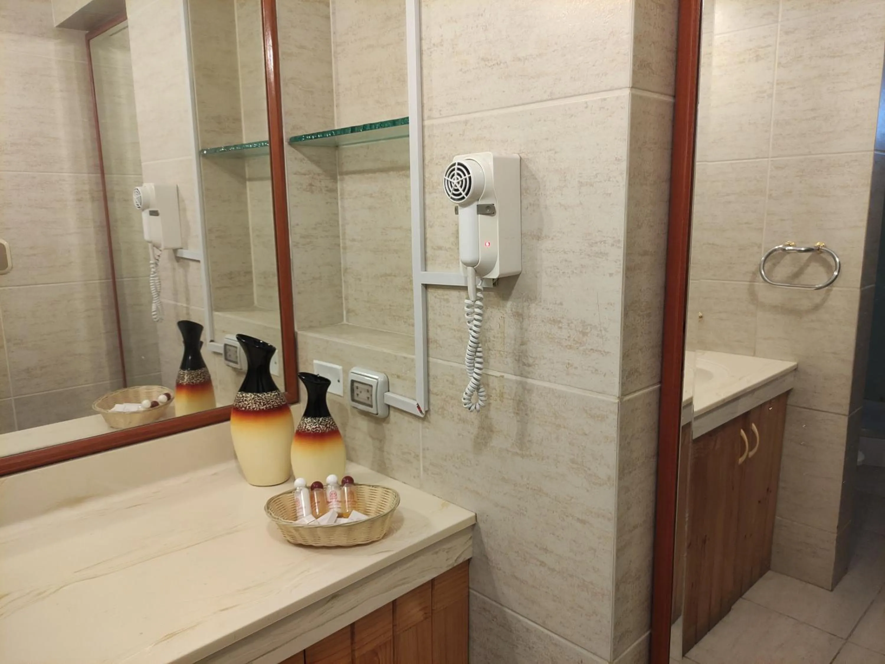 Bathroom in Inti Llaqta Hotel & Suites