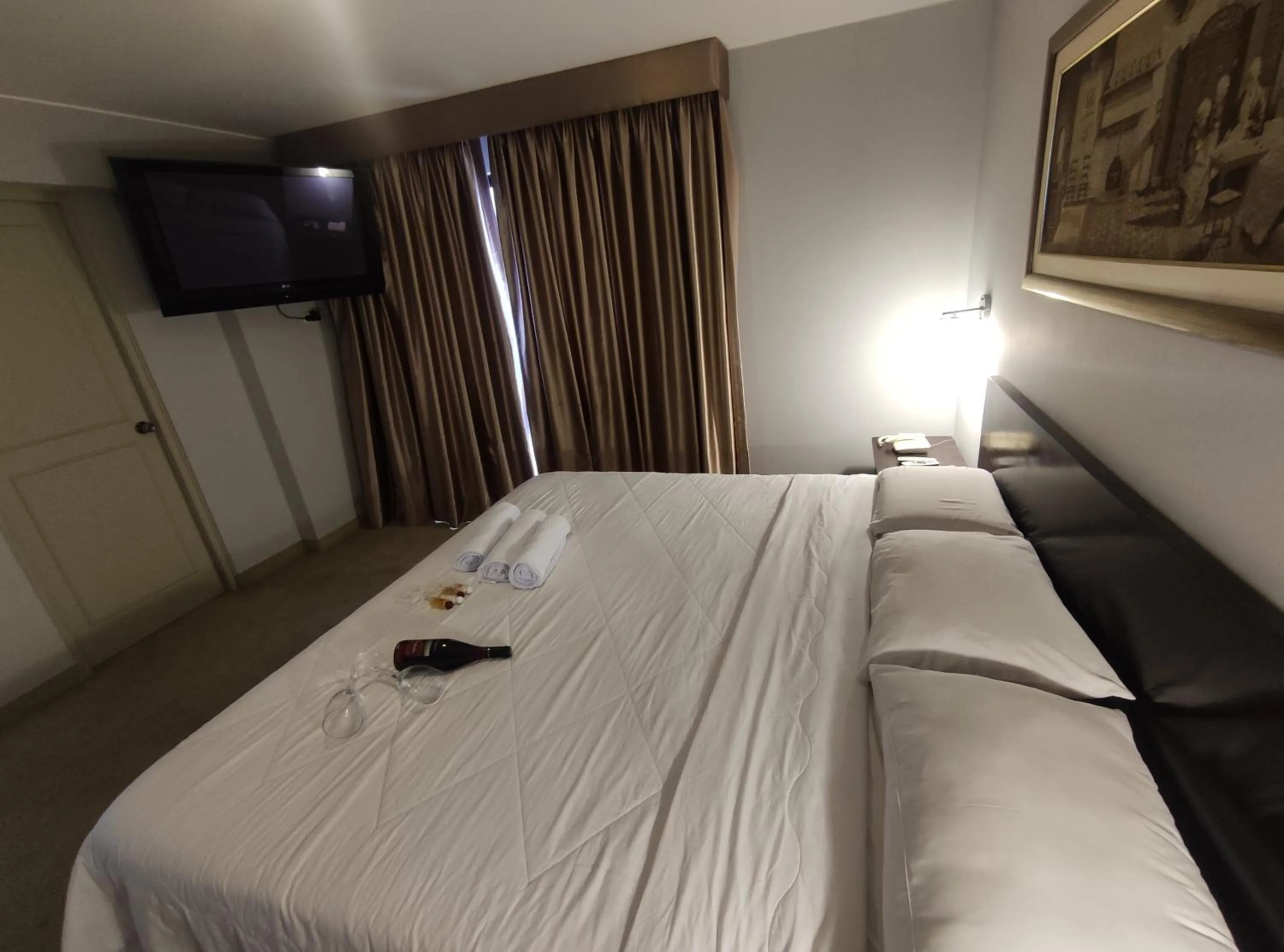 Photo of the whole room, Bed in Inti Llaqta Hotel & Suites