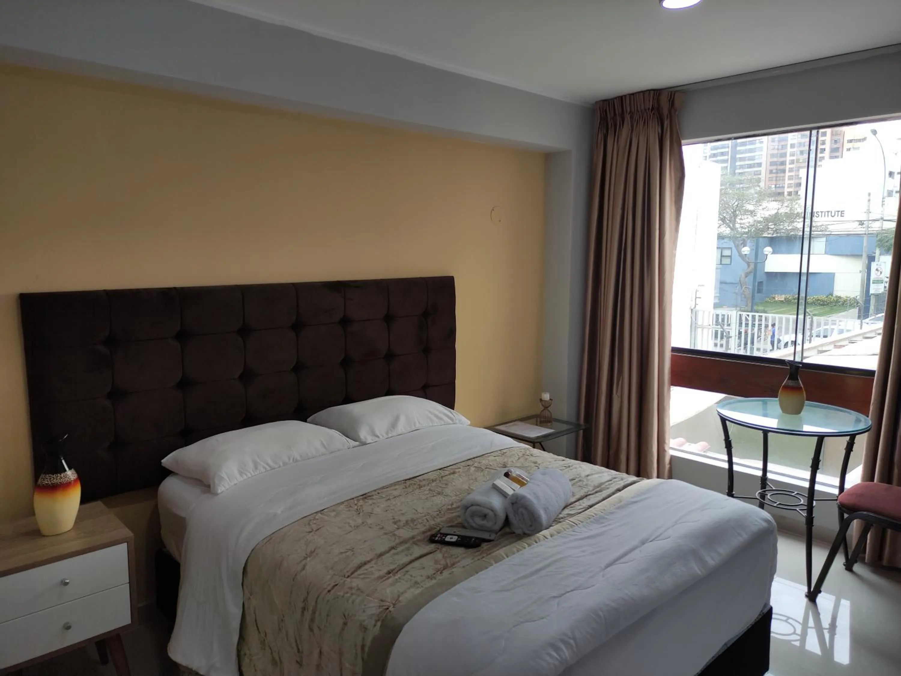 Photo of the whole room, Bed in Inti Llaqta Hotel & Suites