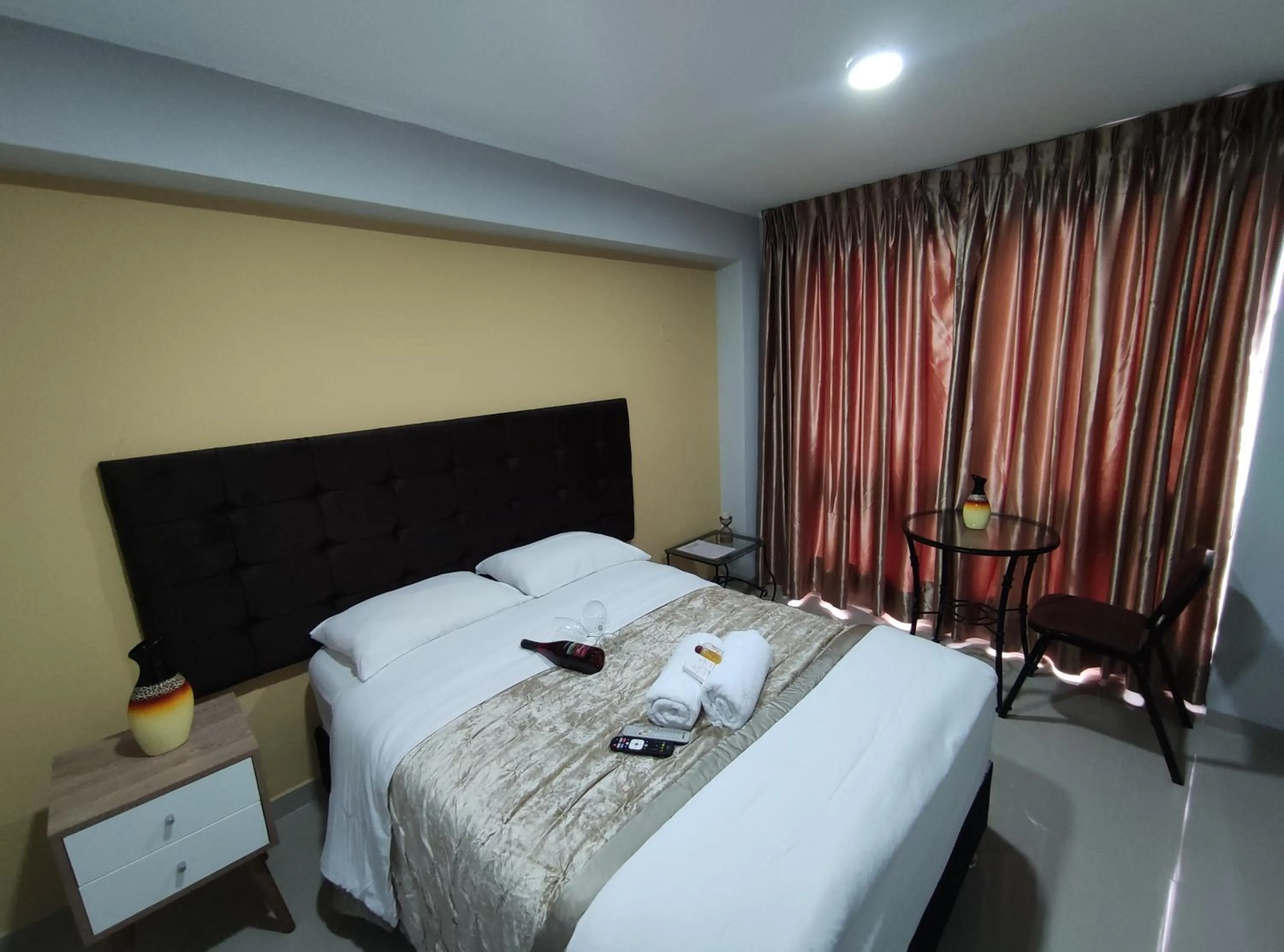 Photo of the whole room, Bed in Inti Llaqta Hotel & Suites
