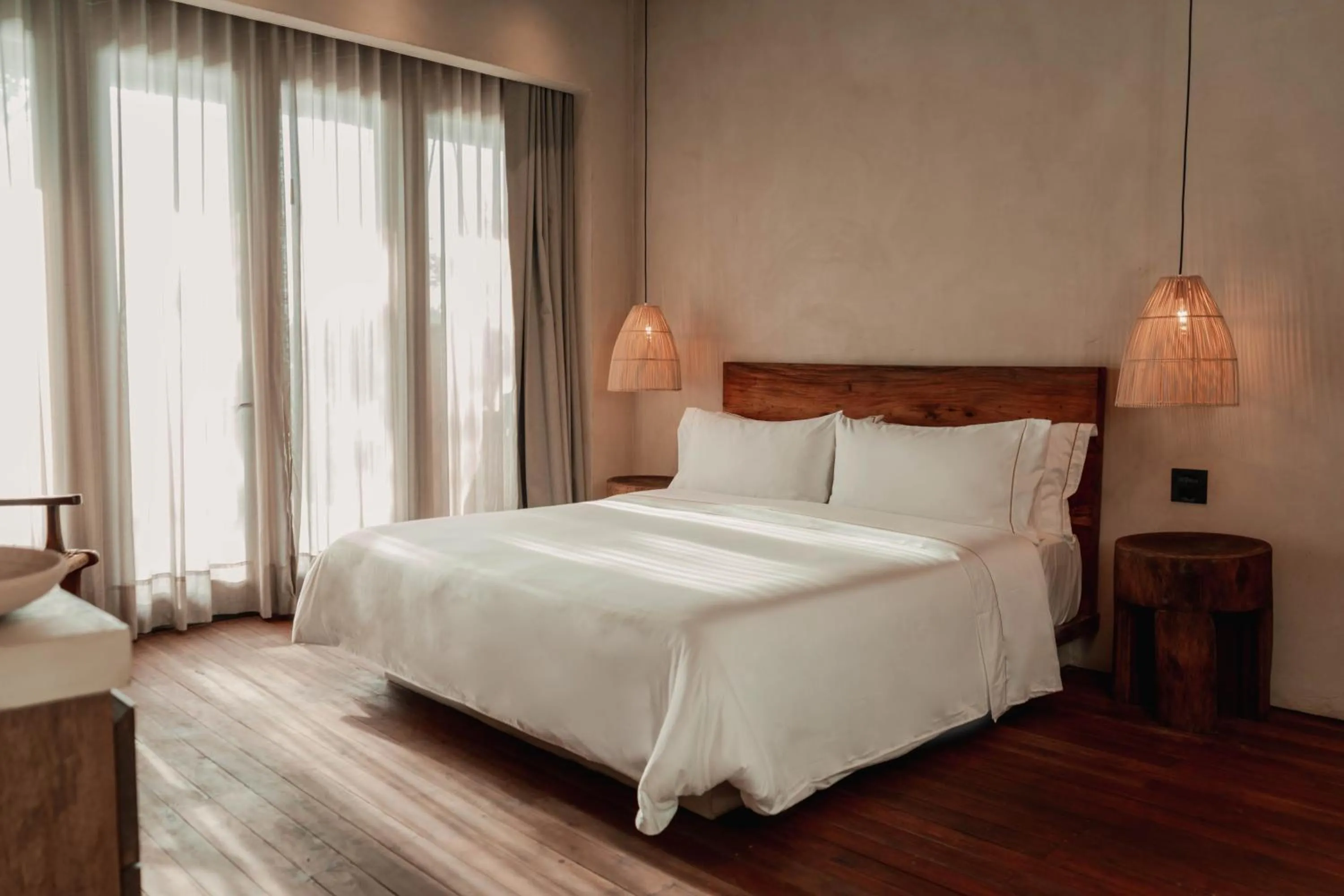 Photo of the whole room, Bed in Makani Luxury Cartagena