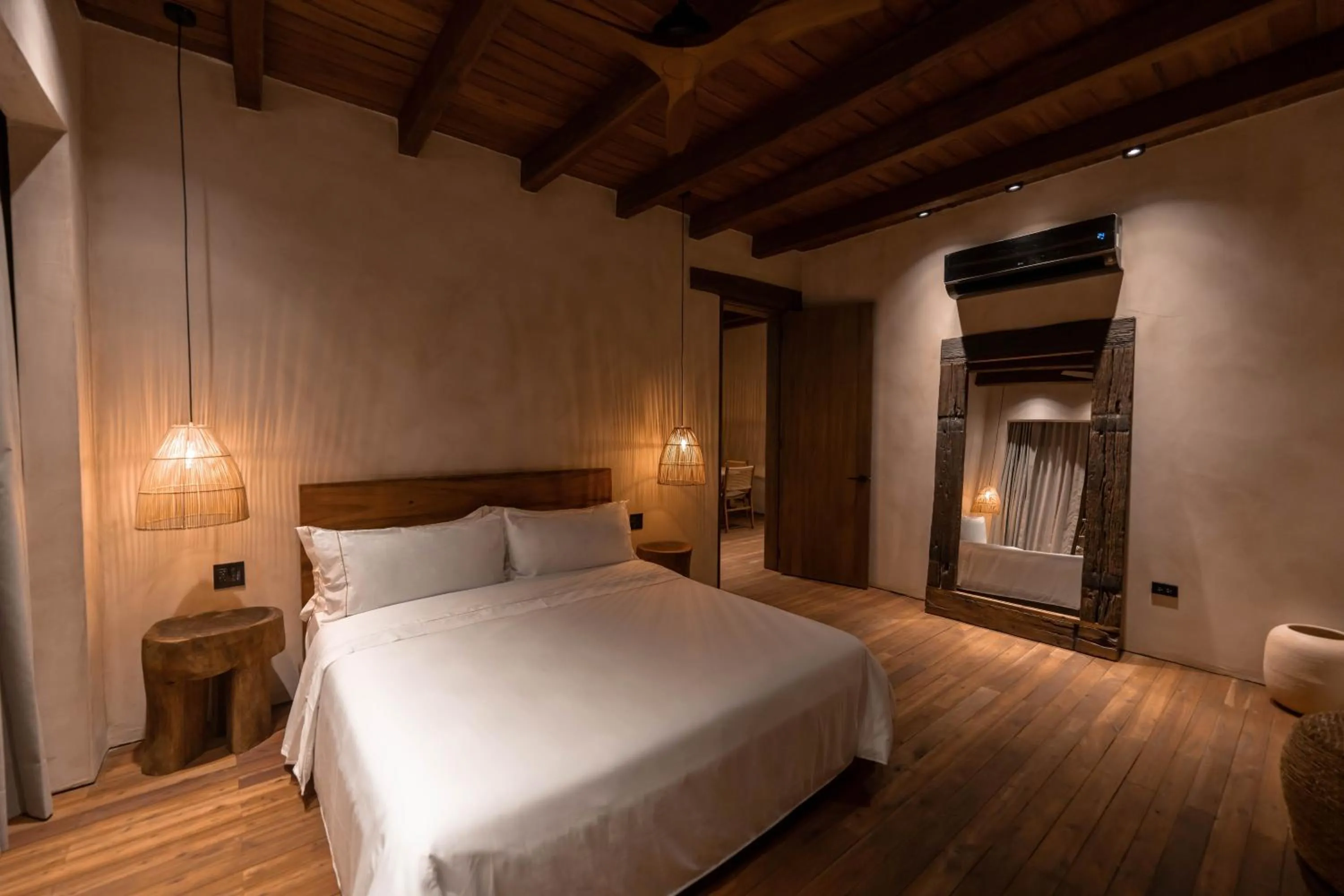 Photo of the whole room, Bed in Makani Luxury Cartagena