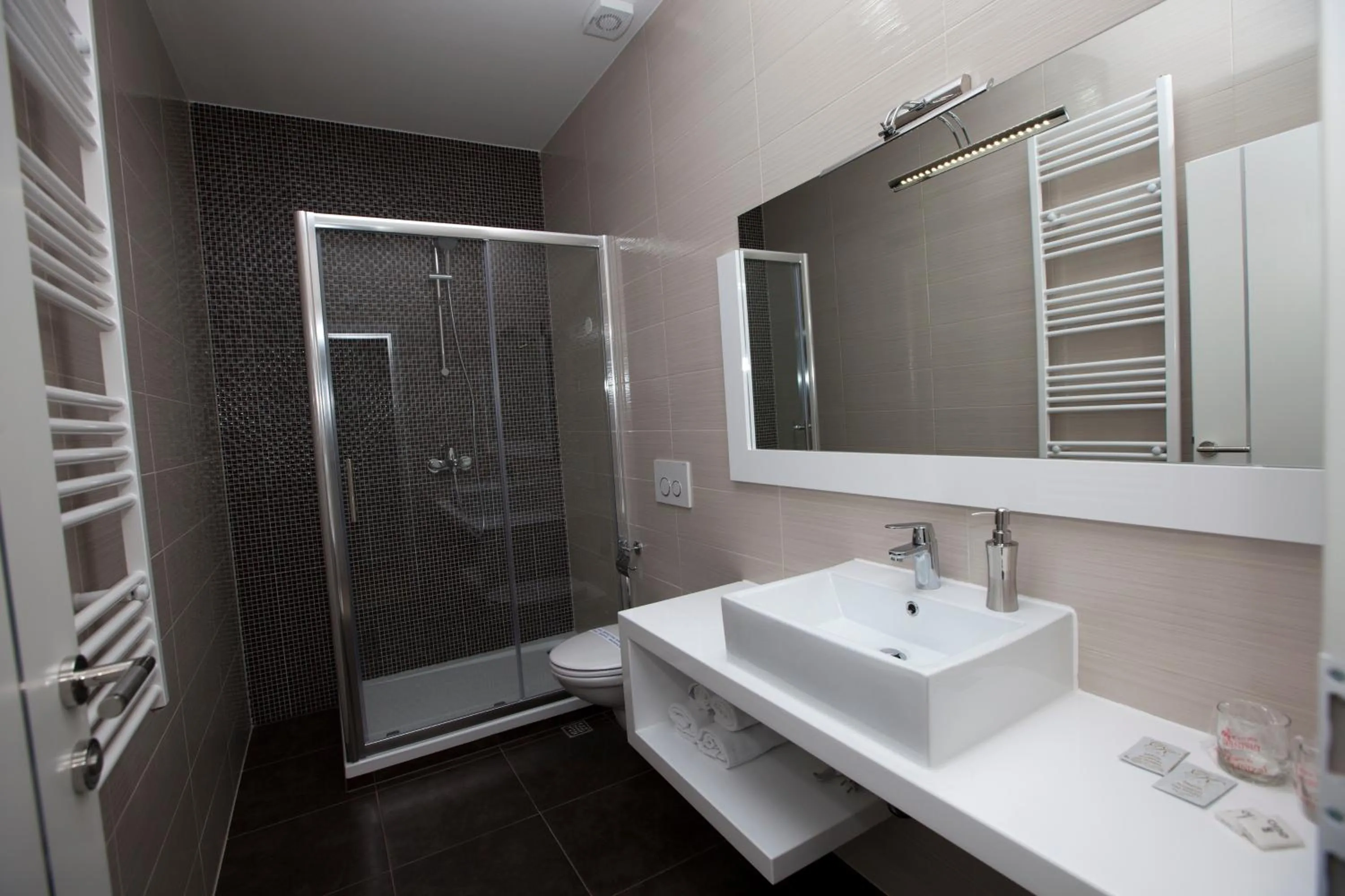 Bathroom in Rooms Ino