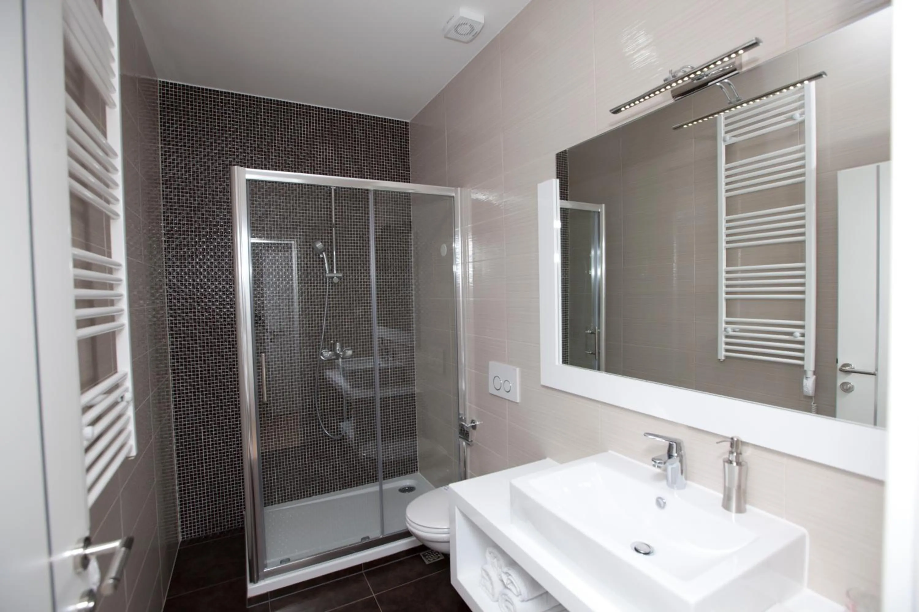 Bathroom in Rooms Ino