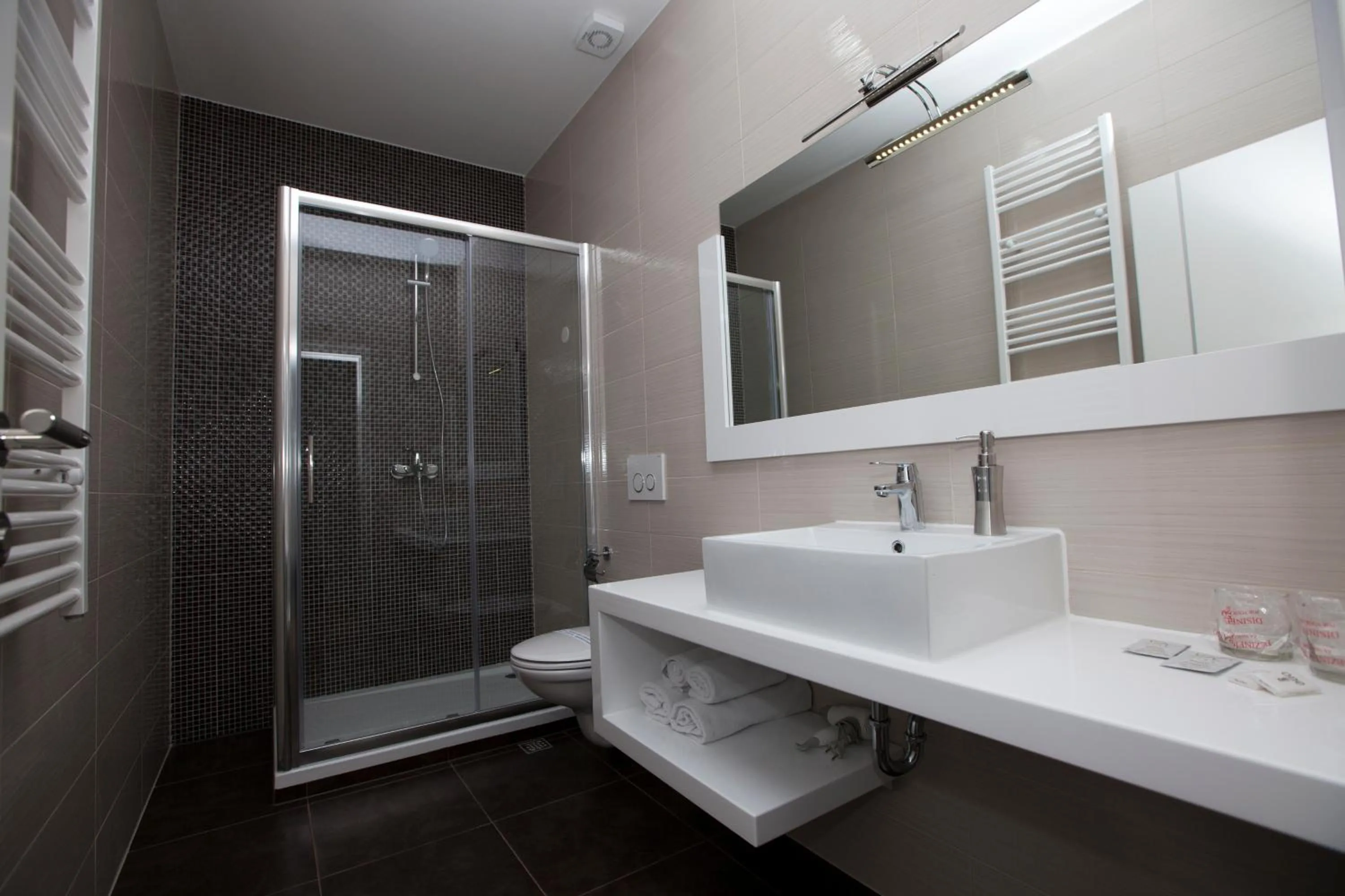Bathroom in Rooms Ino