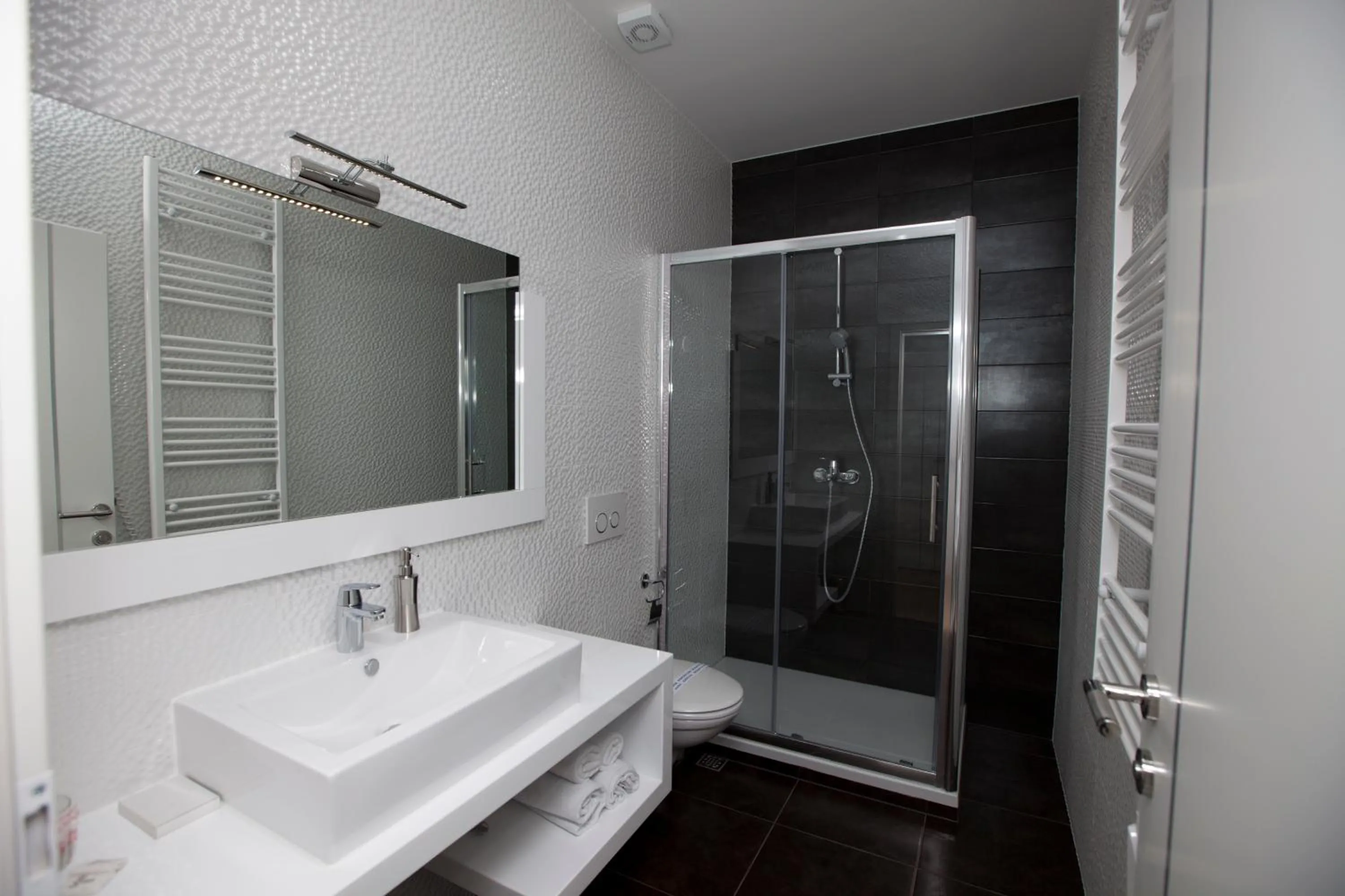 Bathroom in Rooms Ino