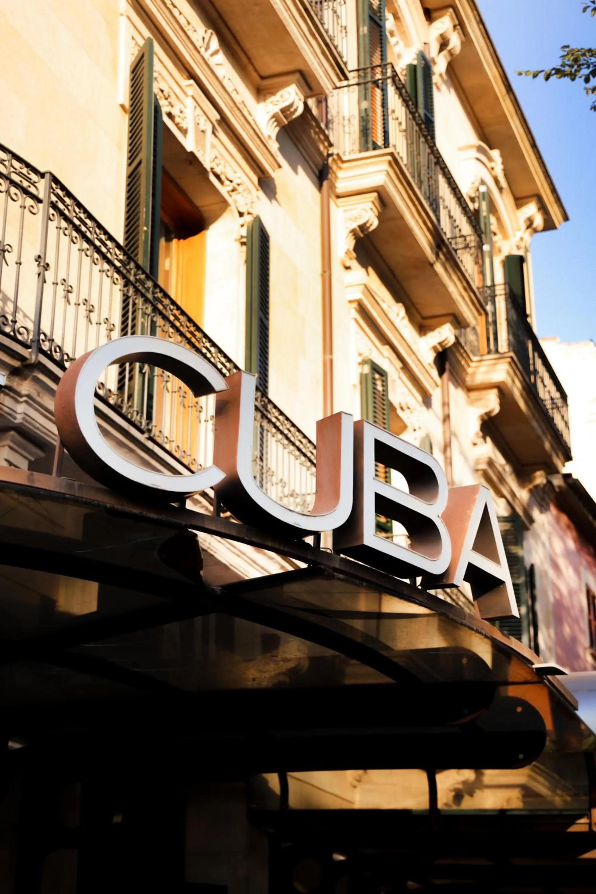 Property building in Hotel Hostal Cuba