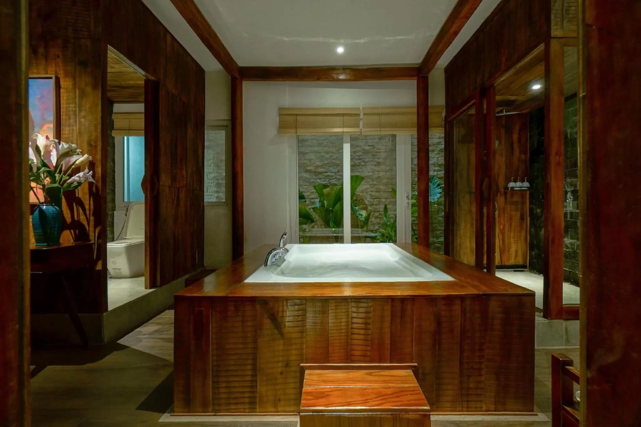 Hot Tub in Nexus House Lang Bao Chi