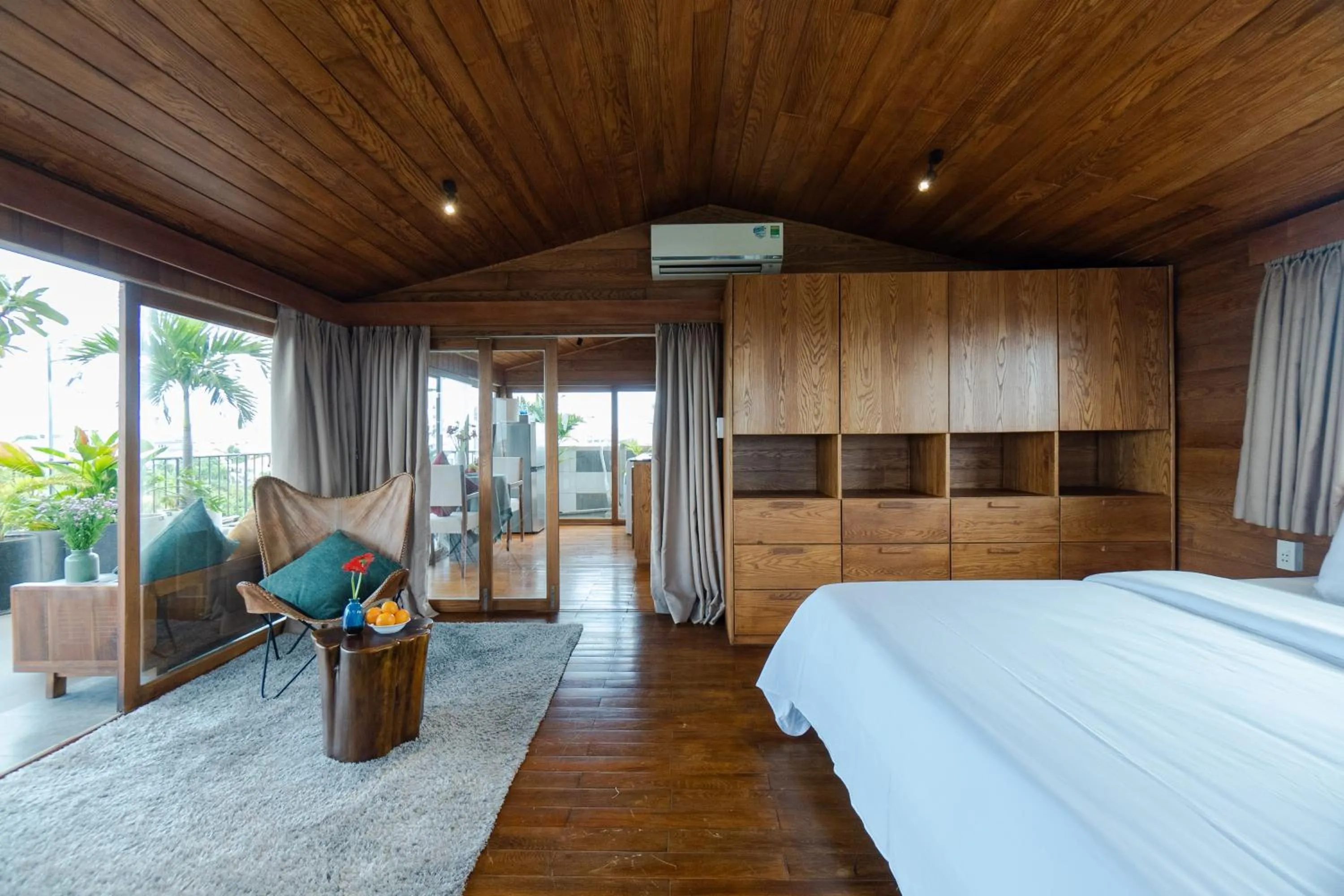 Bed in Nexus House Lang Bao Chi