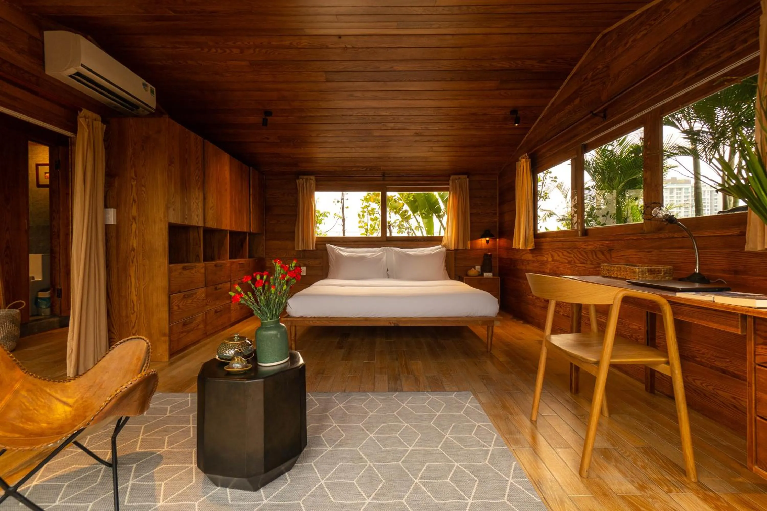 Bed in Nexus House Lang Bao Chi