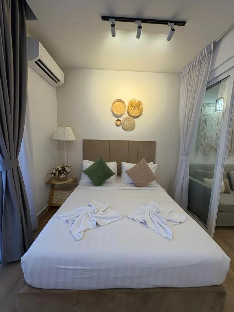 Bed in Borneotel The Shore KK by CHG