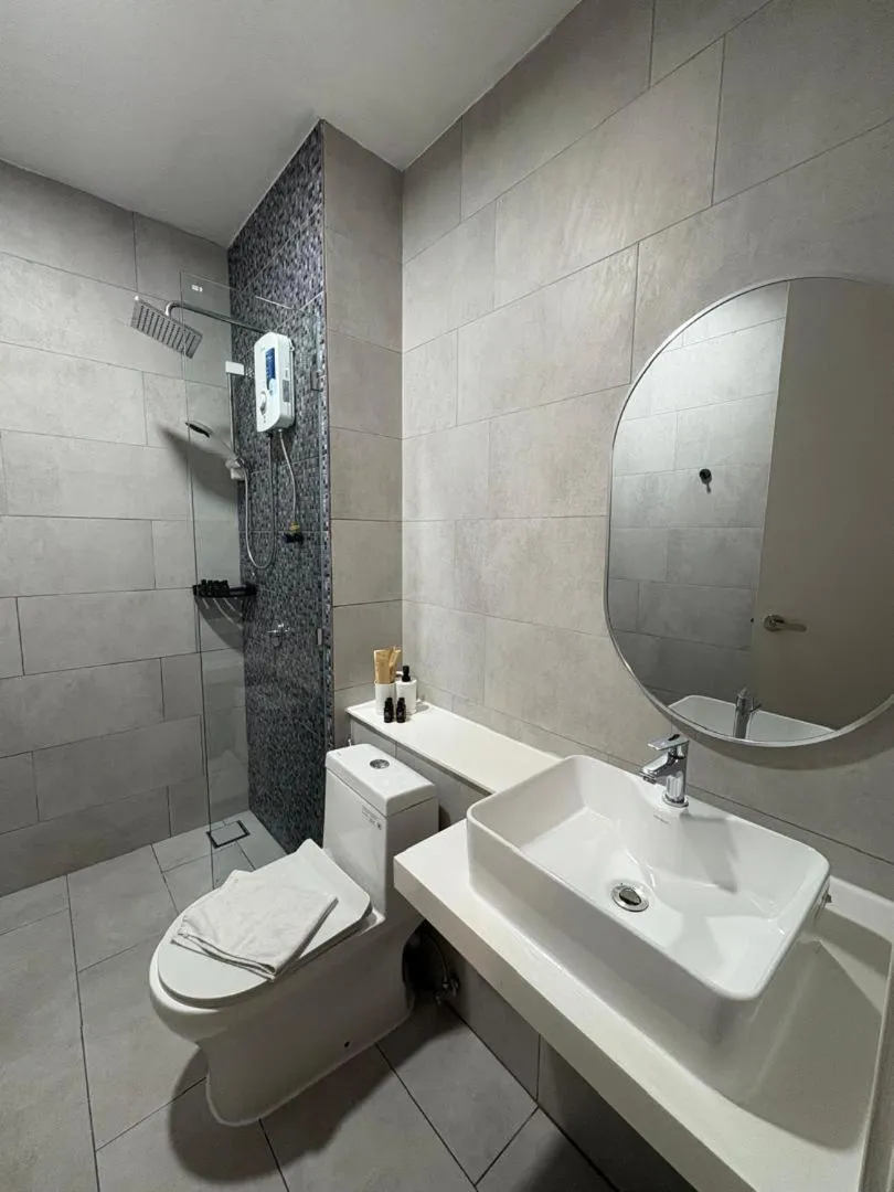 Bathroom in Borneotel The Shore KK by CHG