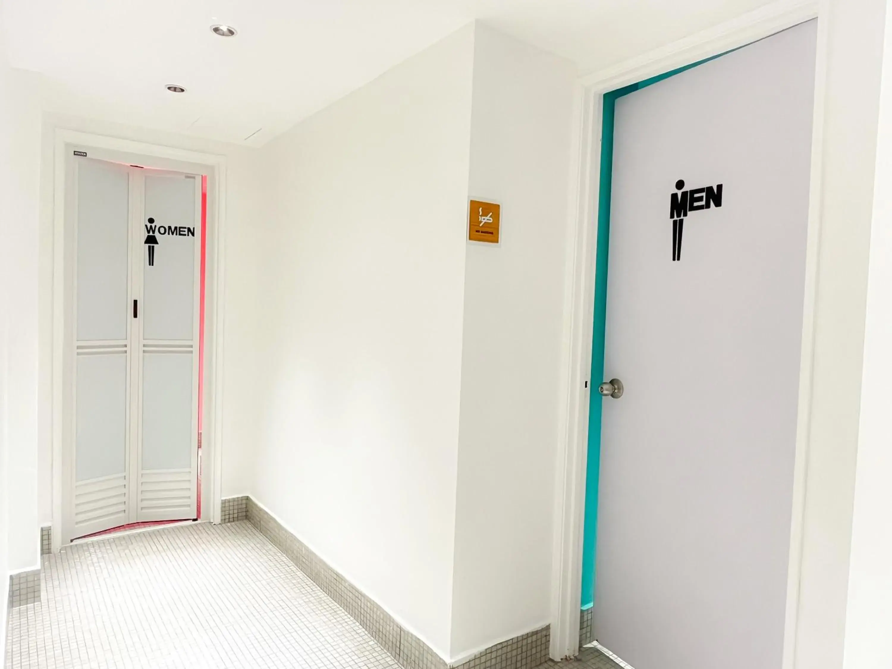 Deluxe Twin Room with Shared Bathroom in Sleep Box Penang Deluxe Twin Room with Shared Bathroom in Sleep Box Penang