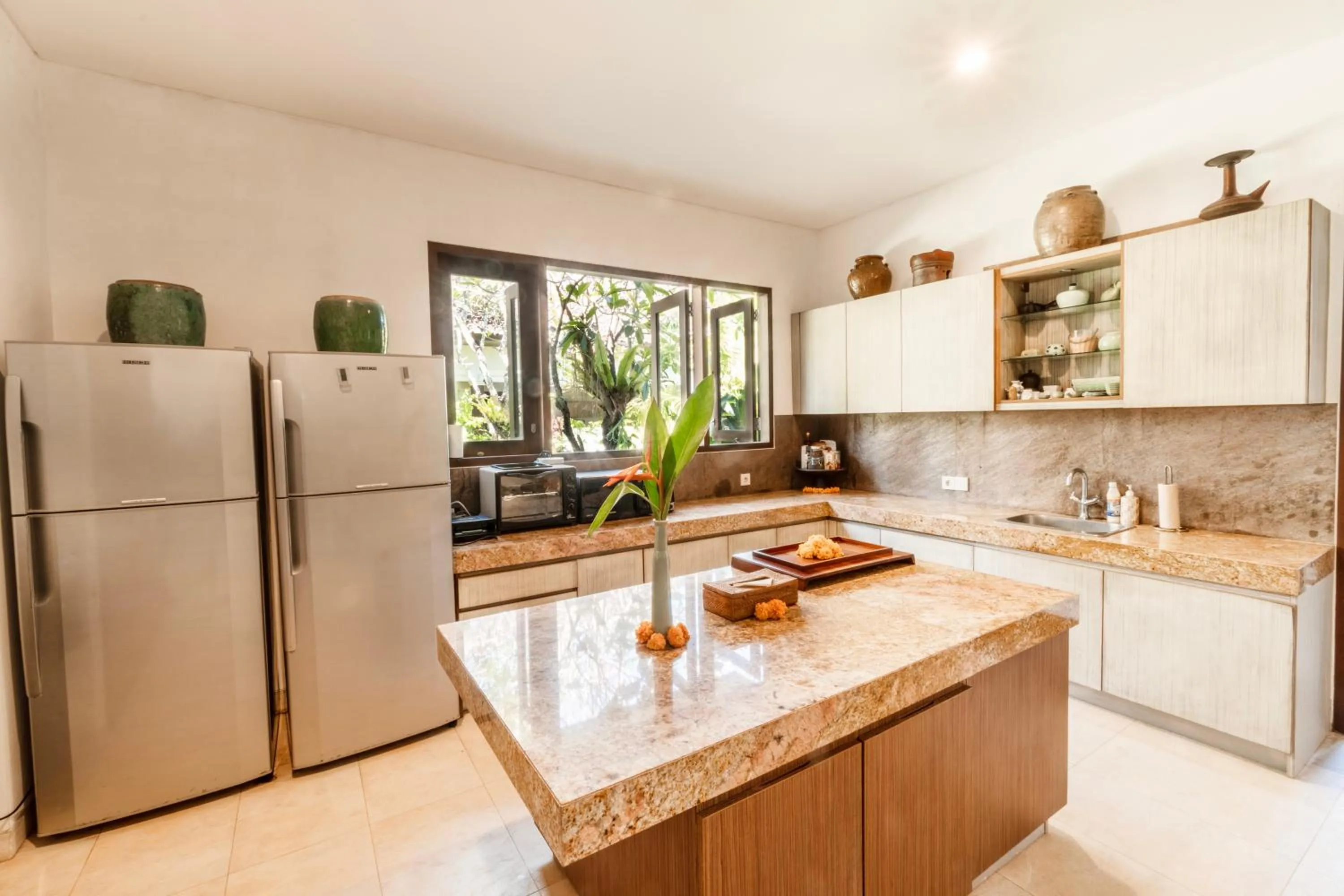 Kitchen or kitchenette in The Asraya Villa Sanur by Nakula