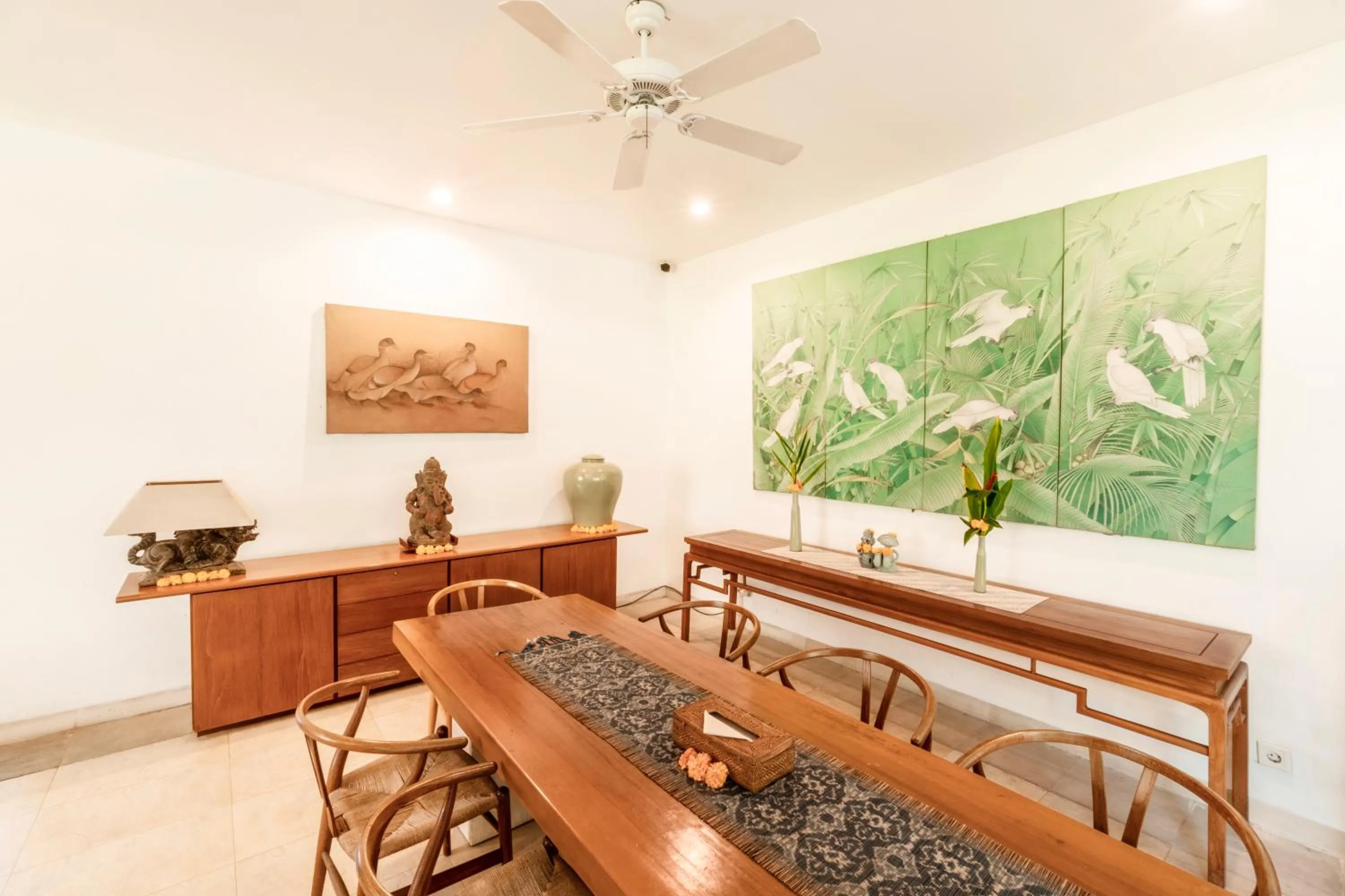 Dining area in The Asraya Villa Sanur by Nakula