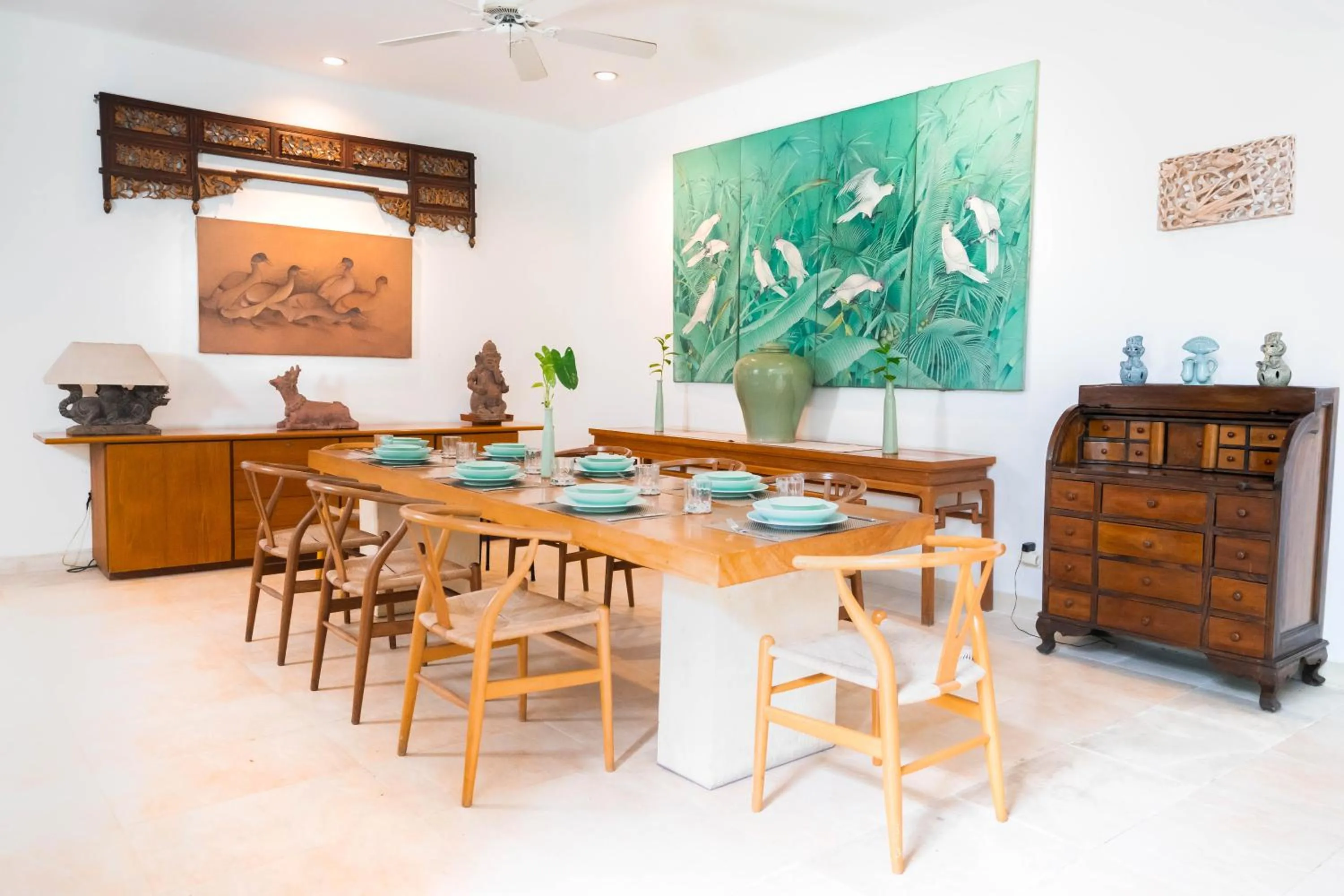Dining area in The Asraya Villa Sanur by Nakula