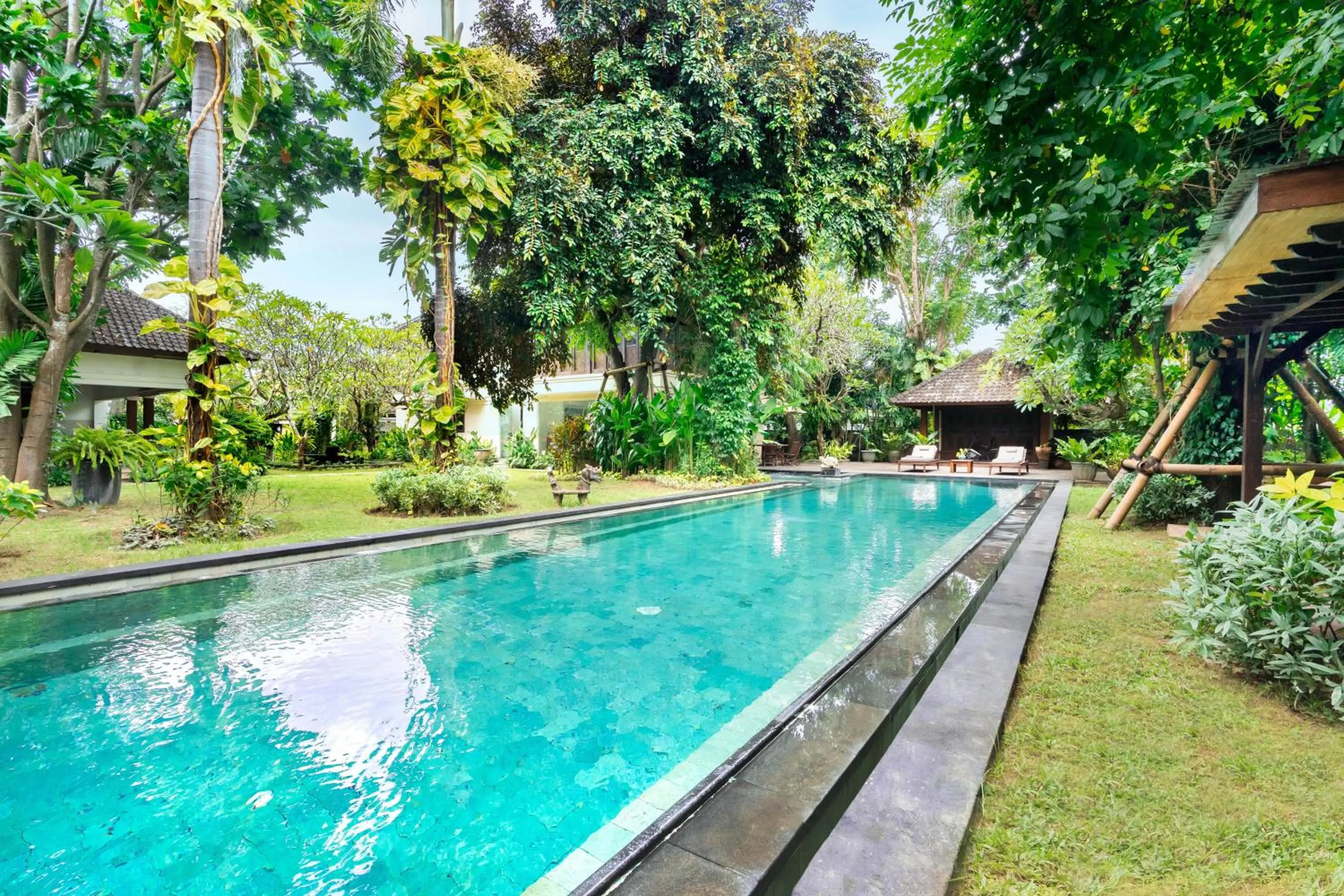 Swimming pool in The Asraya Villa Sanur by Nakula