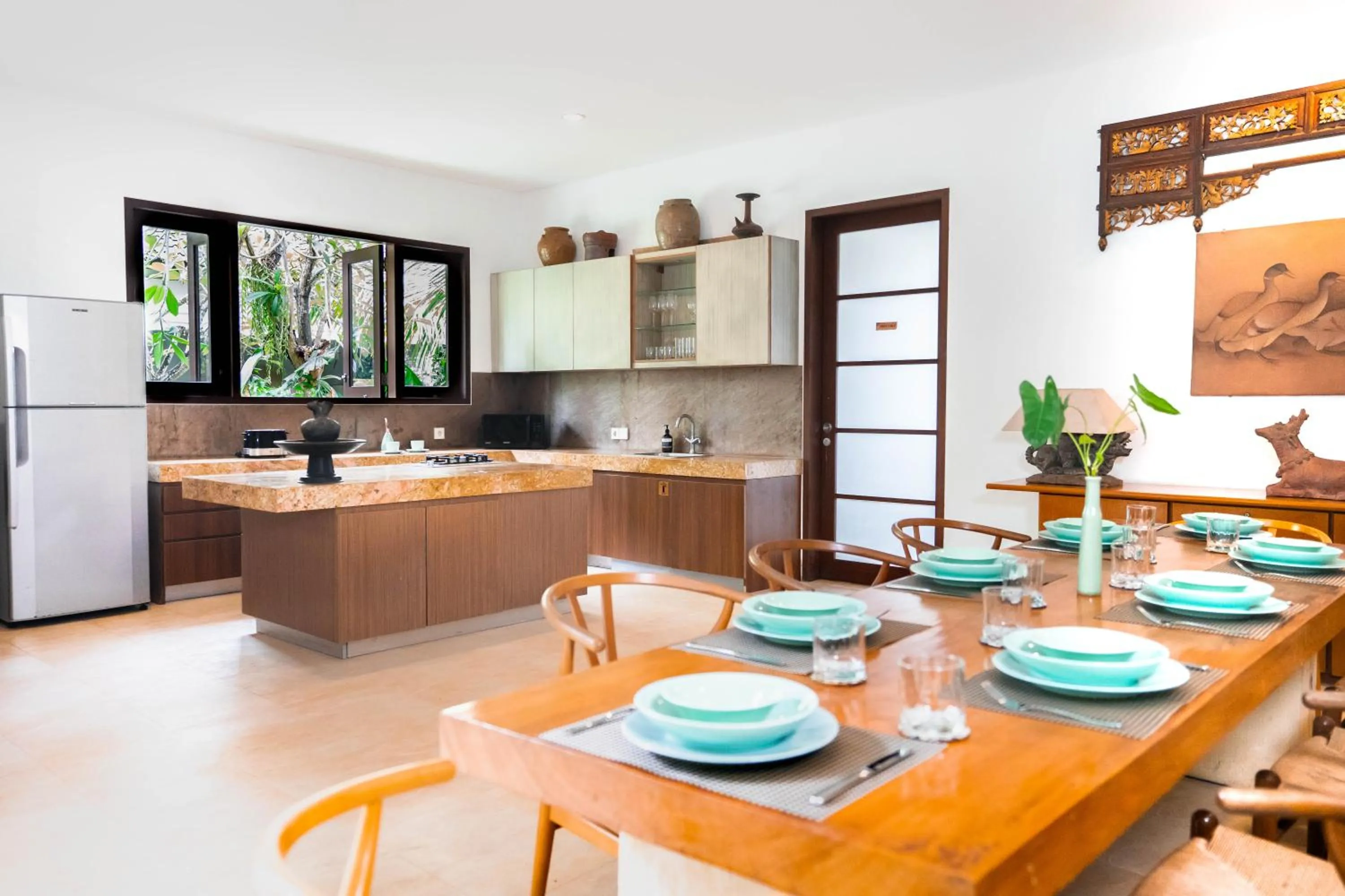 Dining area in The Asraya Villa Sanur by Nakula