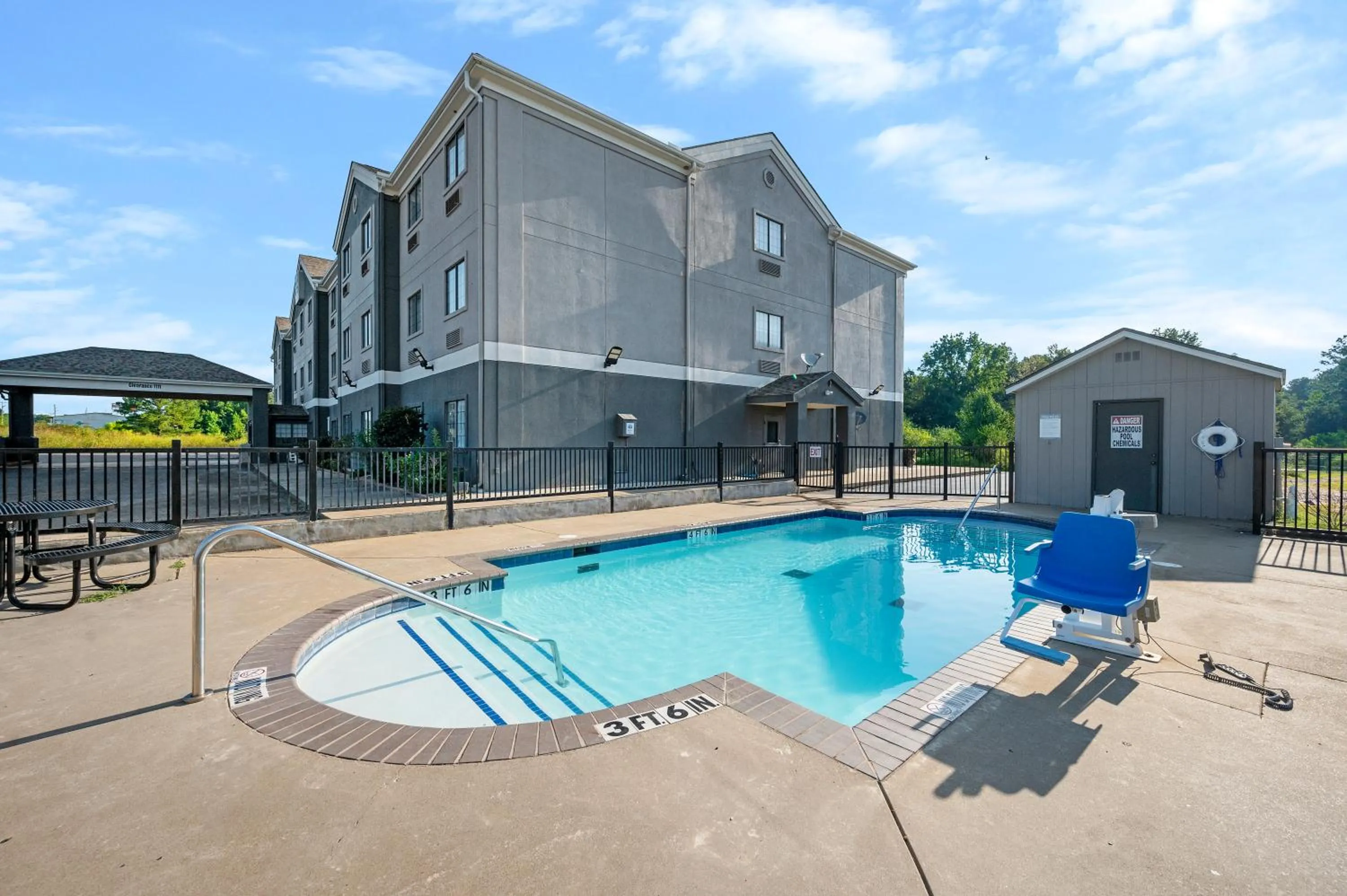 Pool view in HiWay Inn Express of Broken Bow