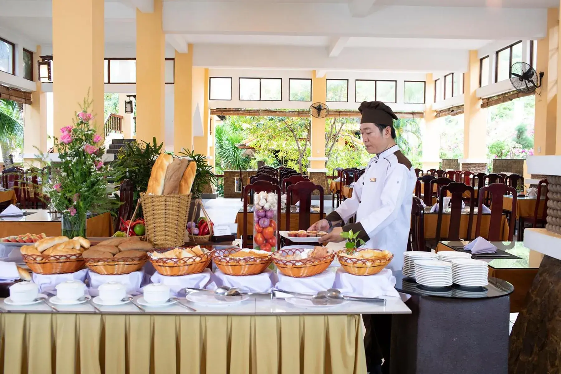 Breakfast in Hon Rom Central Beach Resort Breakfast in Hon Rom Central Beach Resort