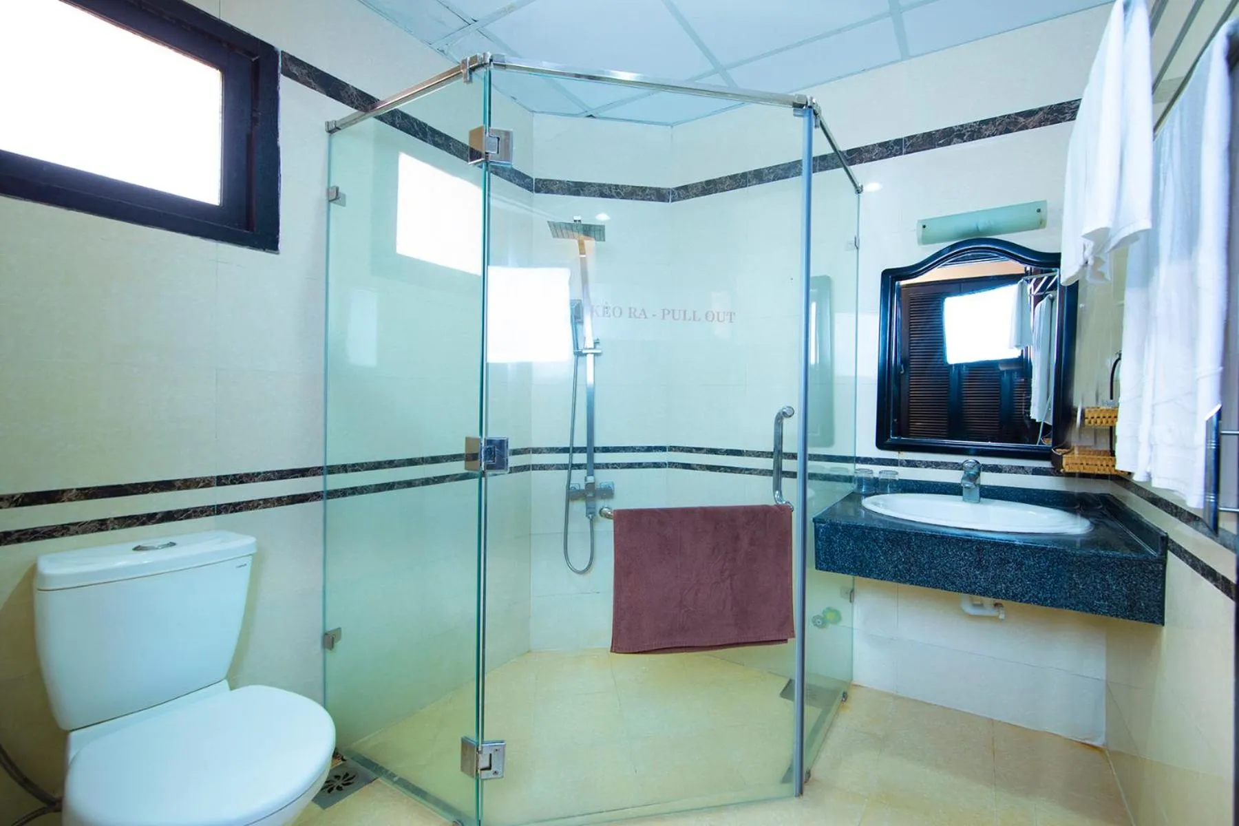 Hon Rom Central Beach Resort