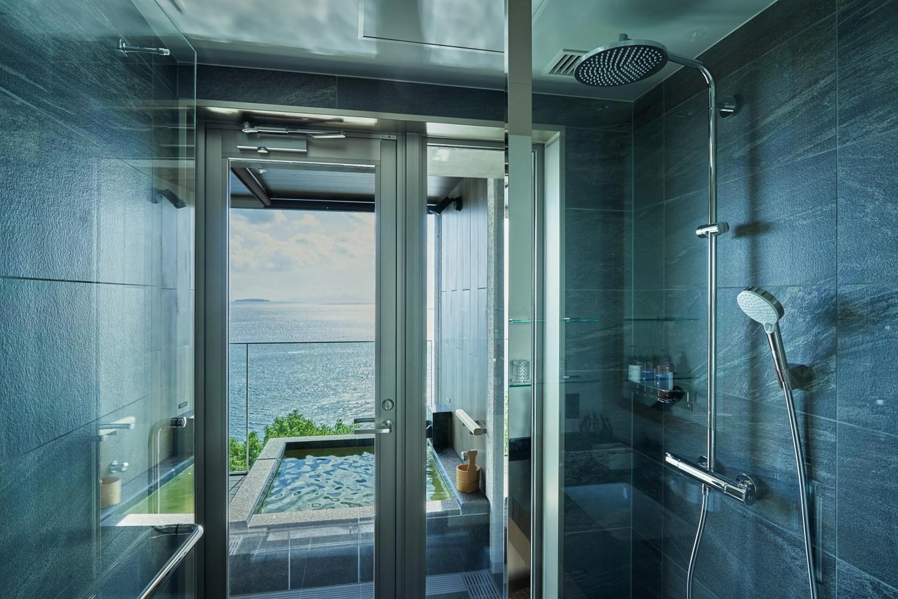 Bathroom in Atami Izusan Karaku