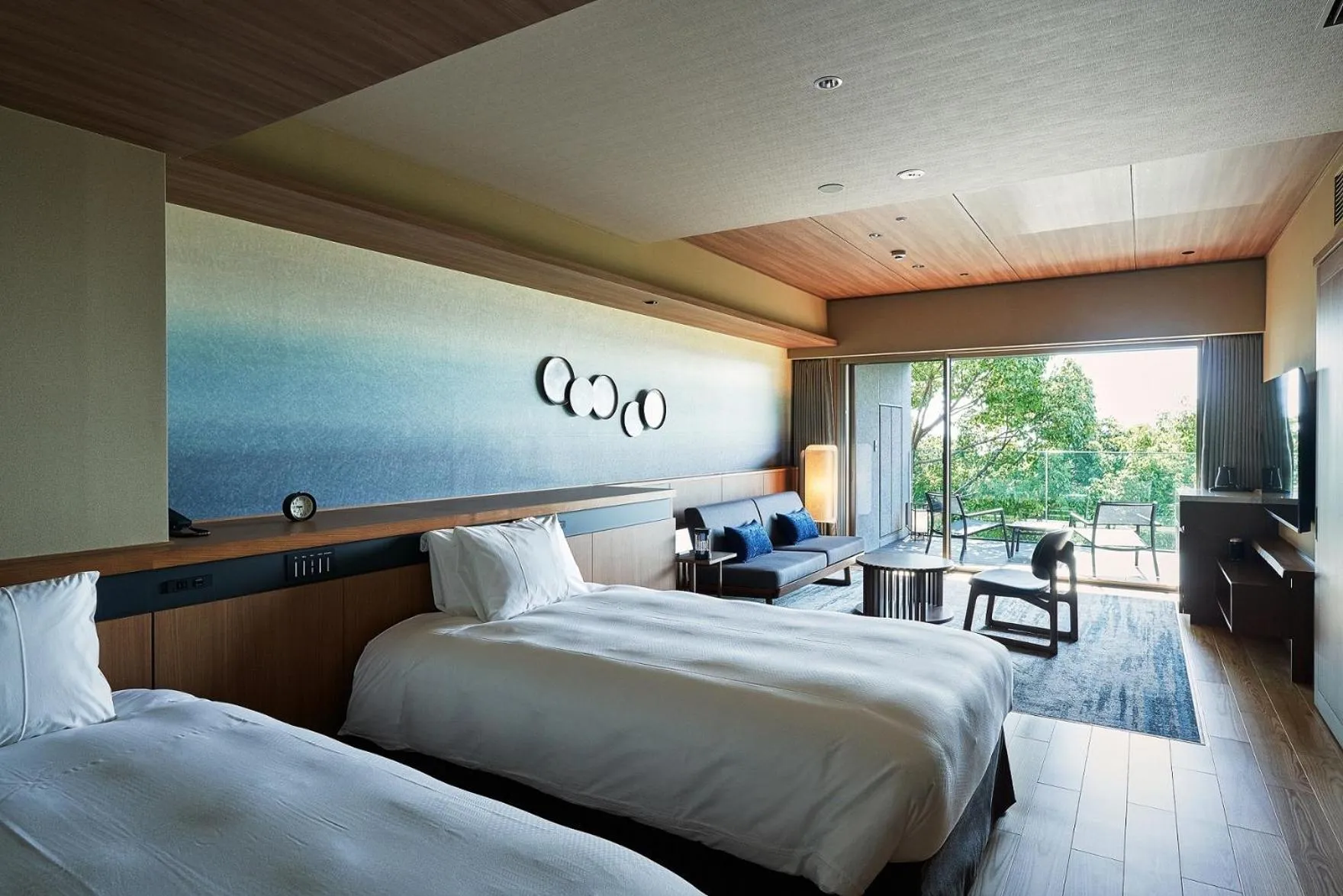 Bed in Atami Izusan Karaku