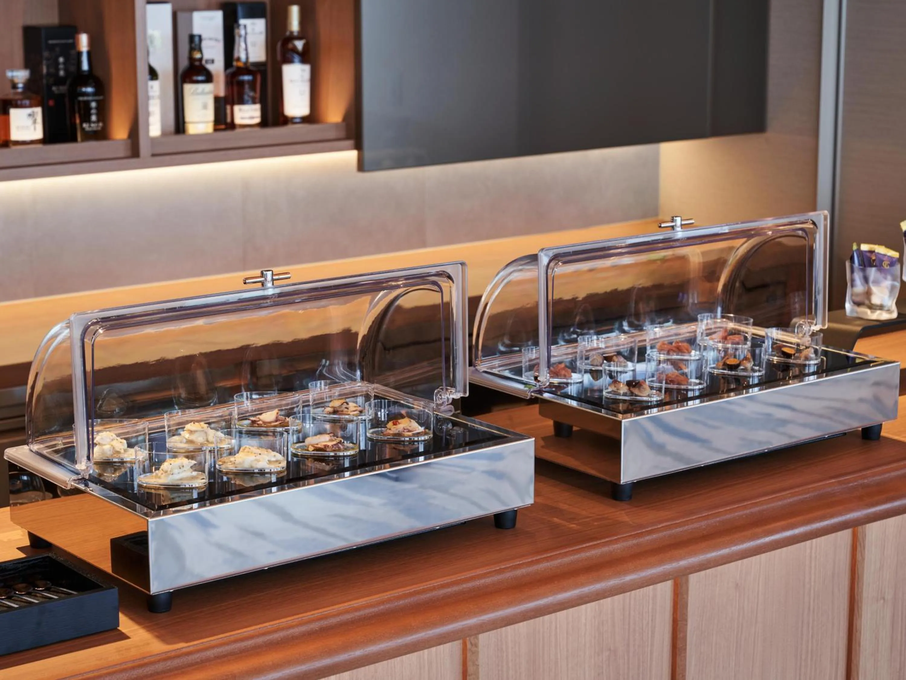 Lounge or bar in Atami Izusan Karaku