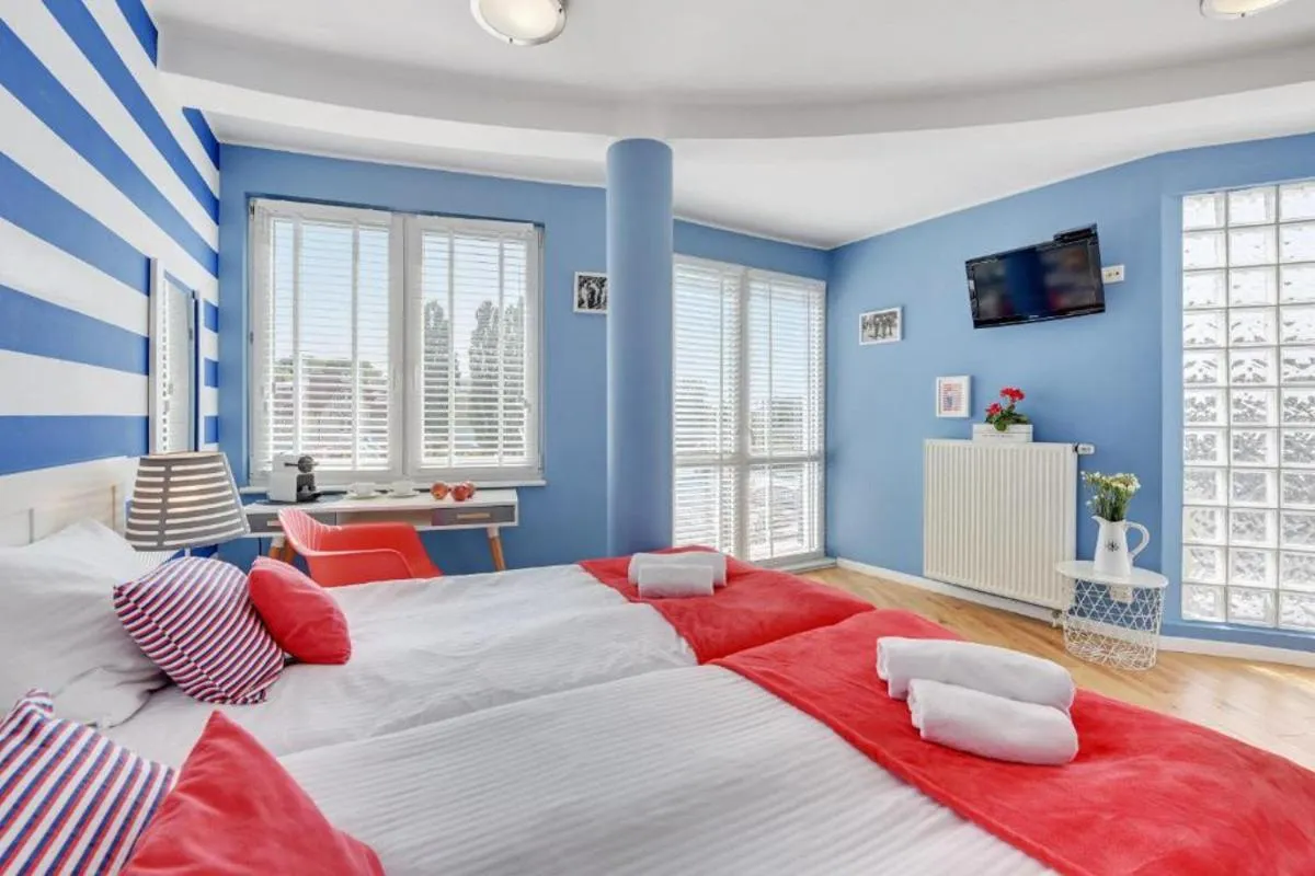 Bed in Navy Group - Willa Marina