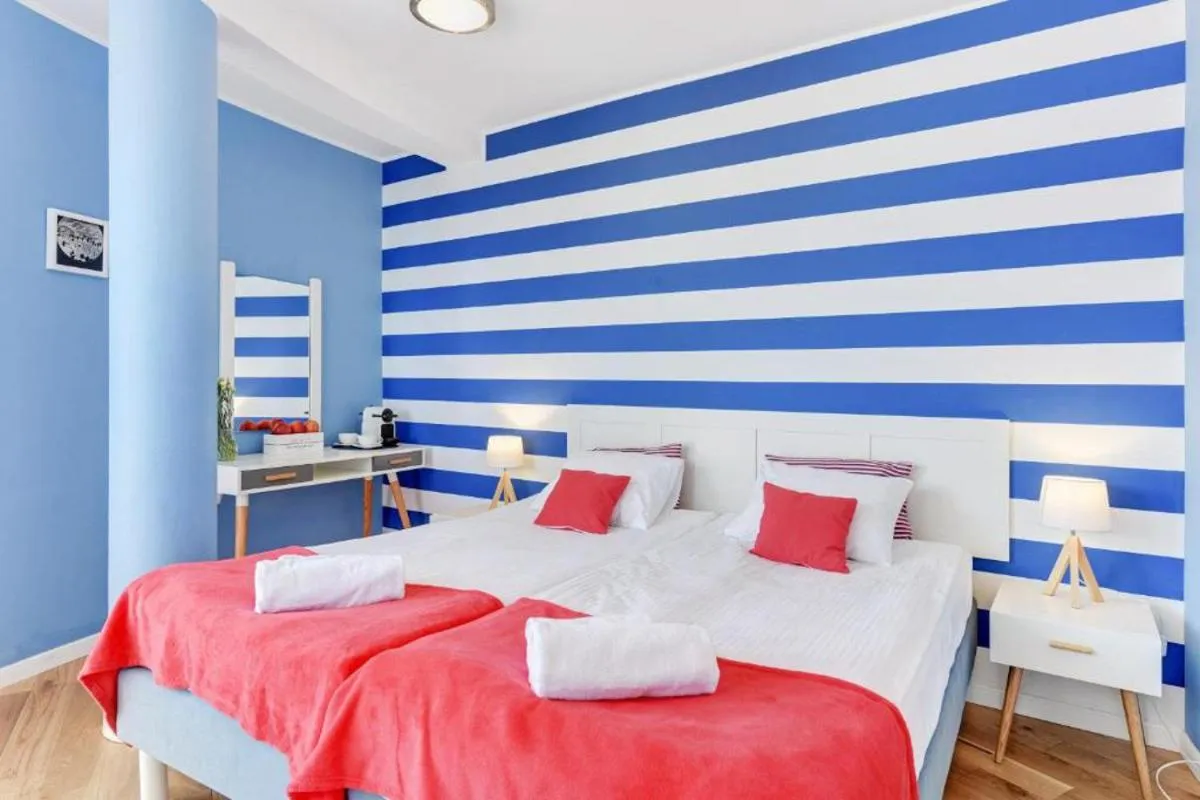 Bed in Navy Group - Willa Marina