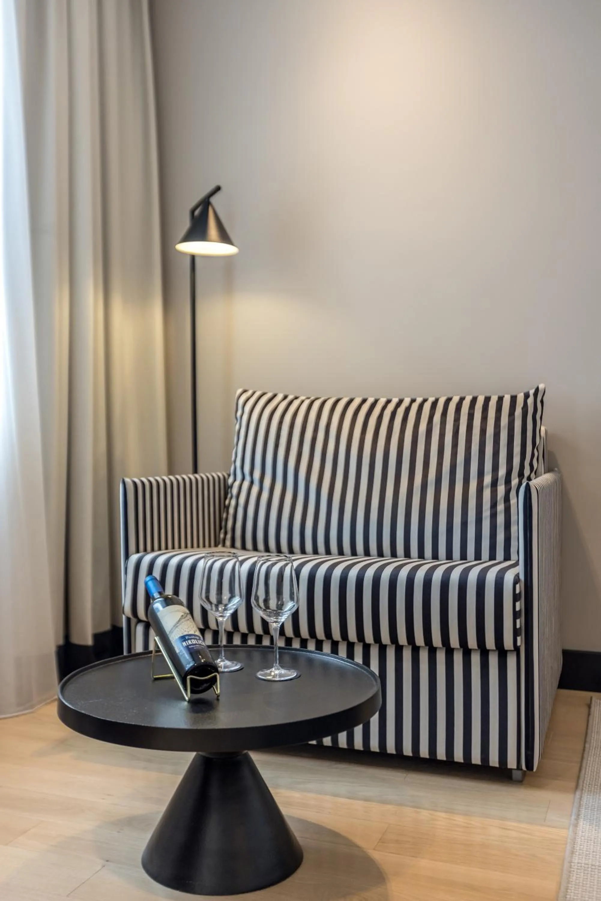 Seating area in Cora Hotel