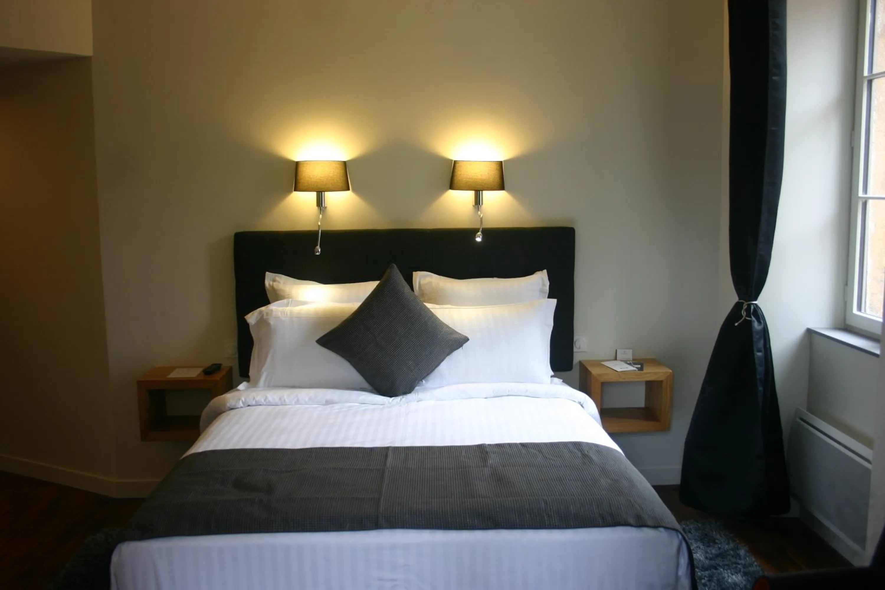Bed in La Terrasse - Hôtel Restaurant à Vézelay