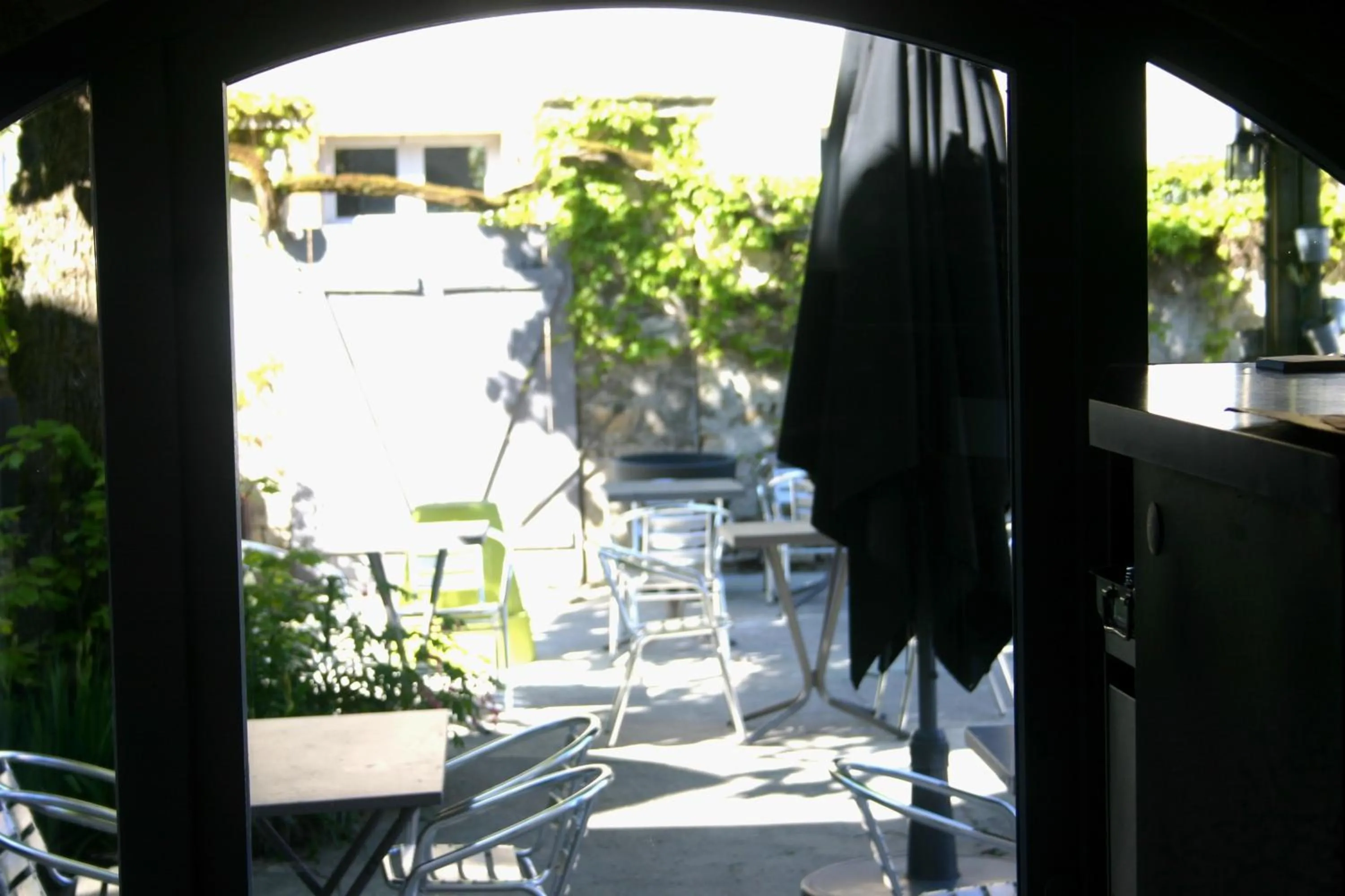 Balcony/Terrace in La Terrasse - Hôtel Restaurant à Vézelay