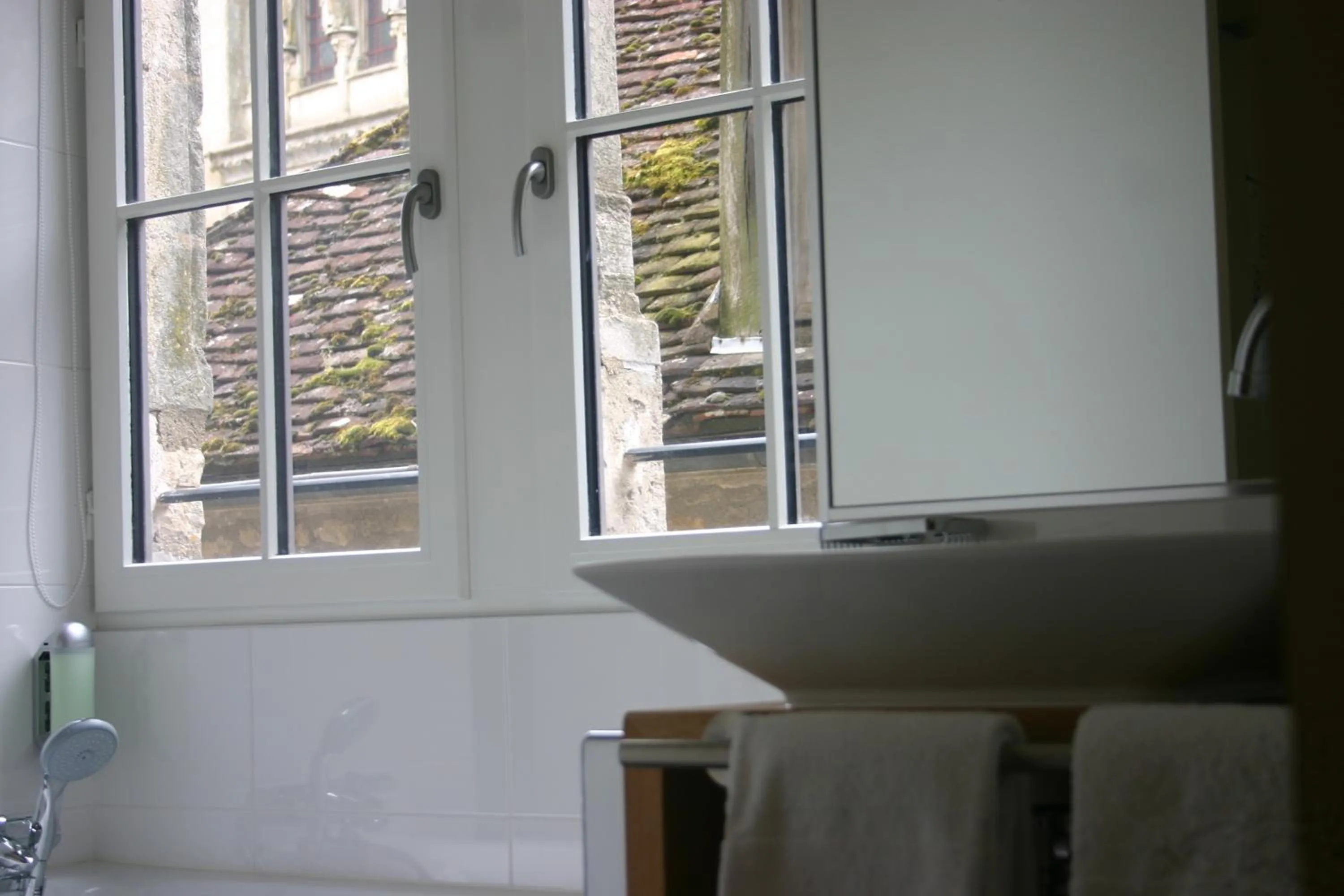 Bathroom in La Terrasse - Hôtel Restaurant à Vézelay