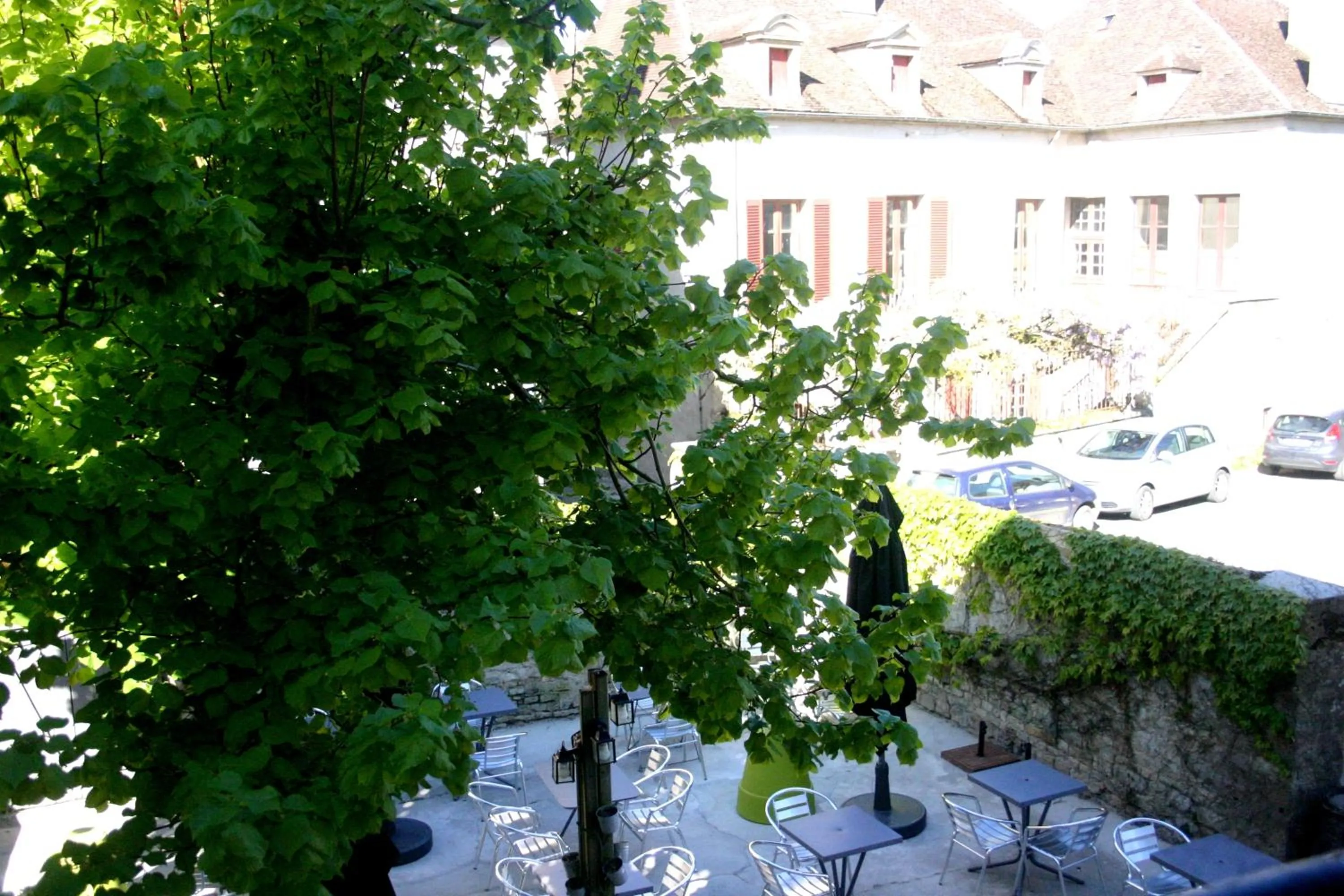 Balcony/Terrace in La Terrasse - Hôtel Restaurant à Vézelay
