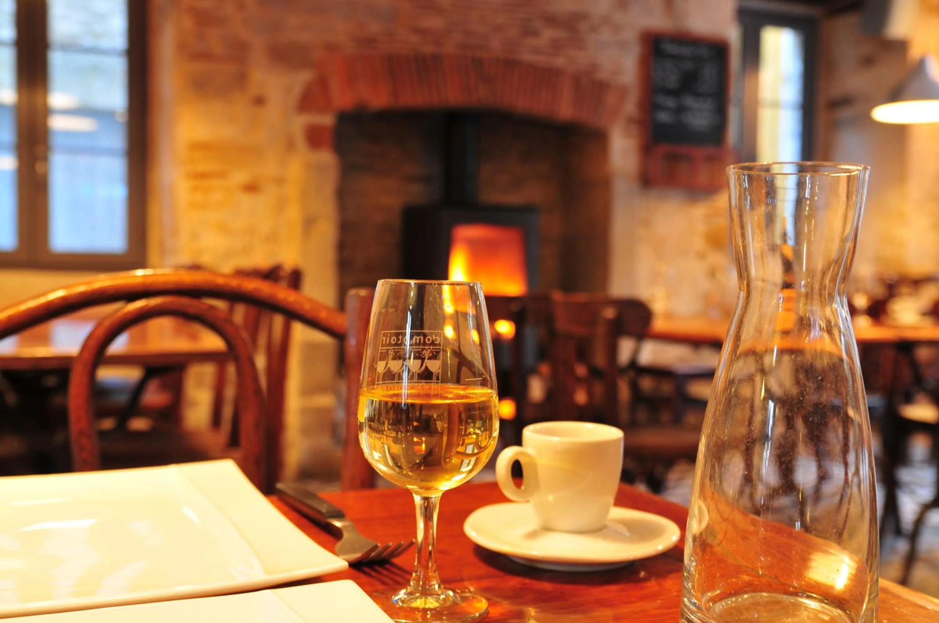 Alcoholic drinks in La Terrasse - Hôtel Restaurant à Vézelay
