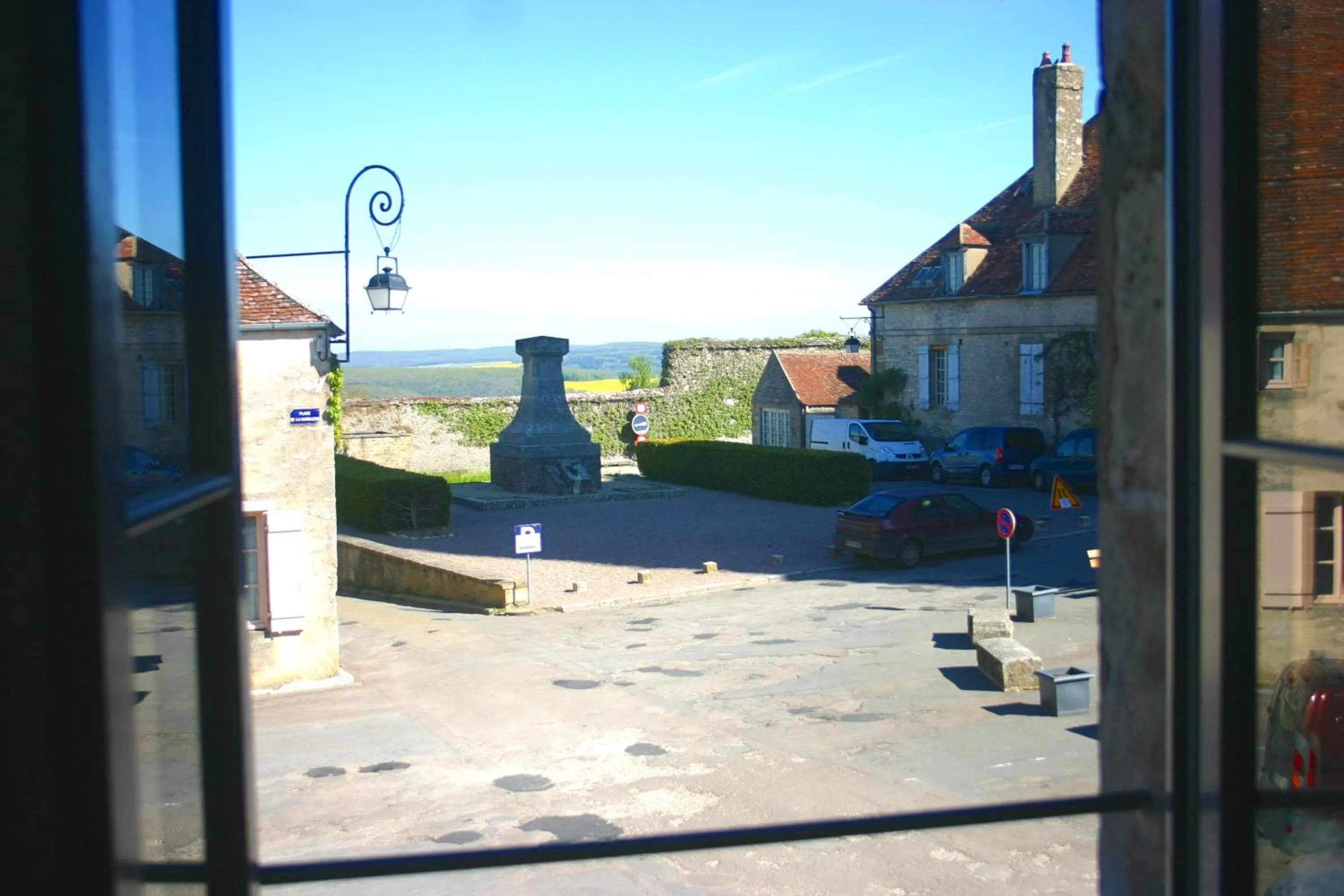 View (from property/room) in La Terrasse - Hôtel Restaurant à Vézelay